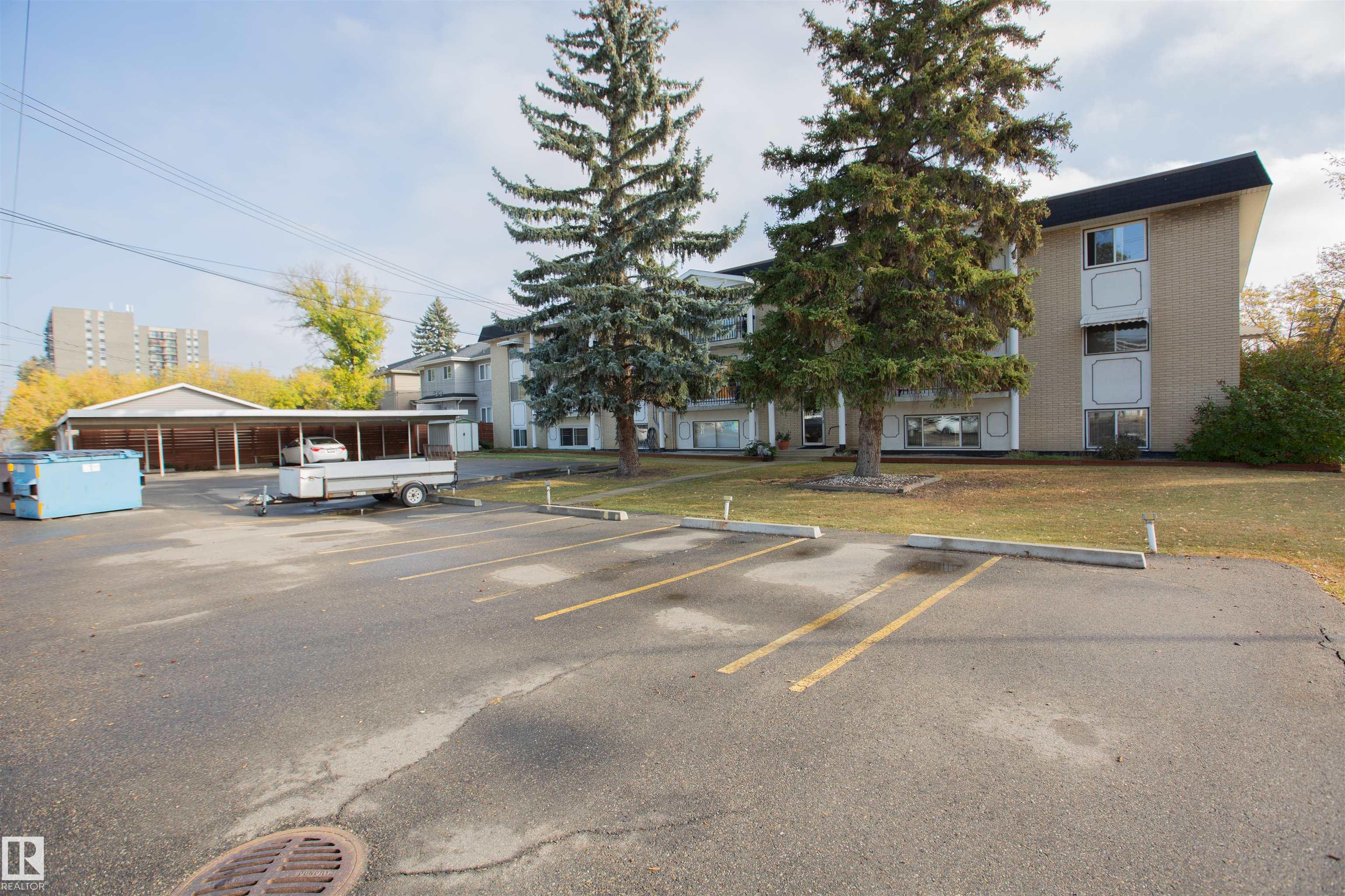 Photo 18 at 33 - 11112 129 Street NW, Inglewood, Edmonton