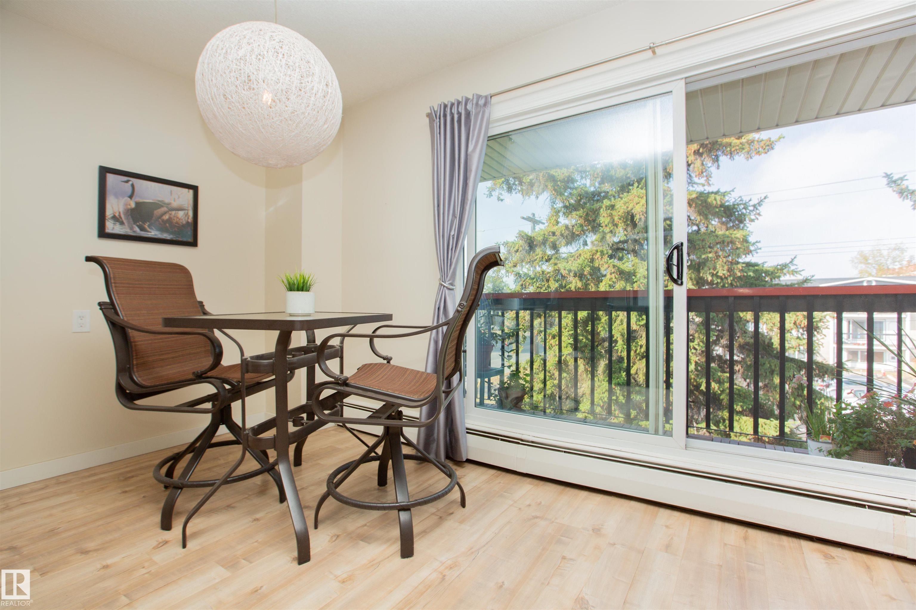 Photo 6 at 33 - 11112 129 Street NW, Inglewood, Edmonton