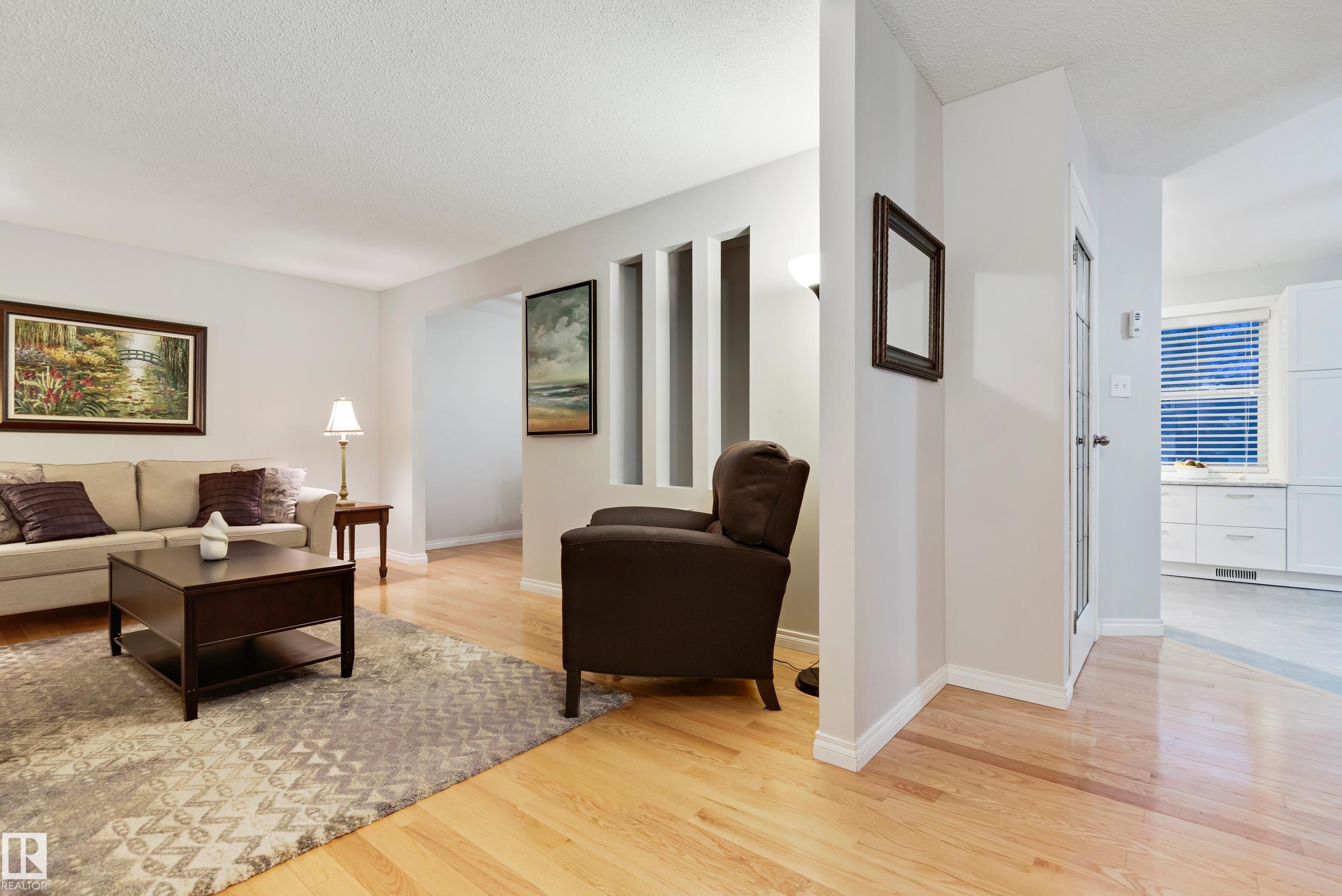 Photo 5 at 40 Fernwood Crescent, Forest Lawn, St. Albert
