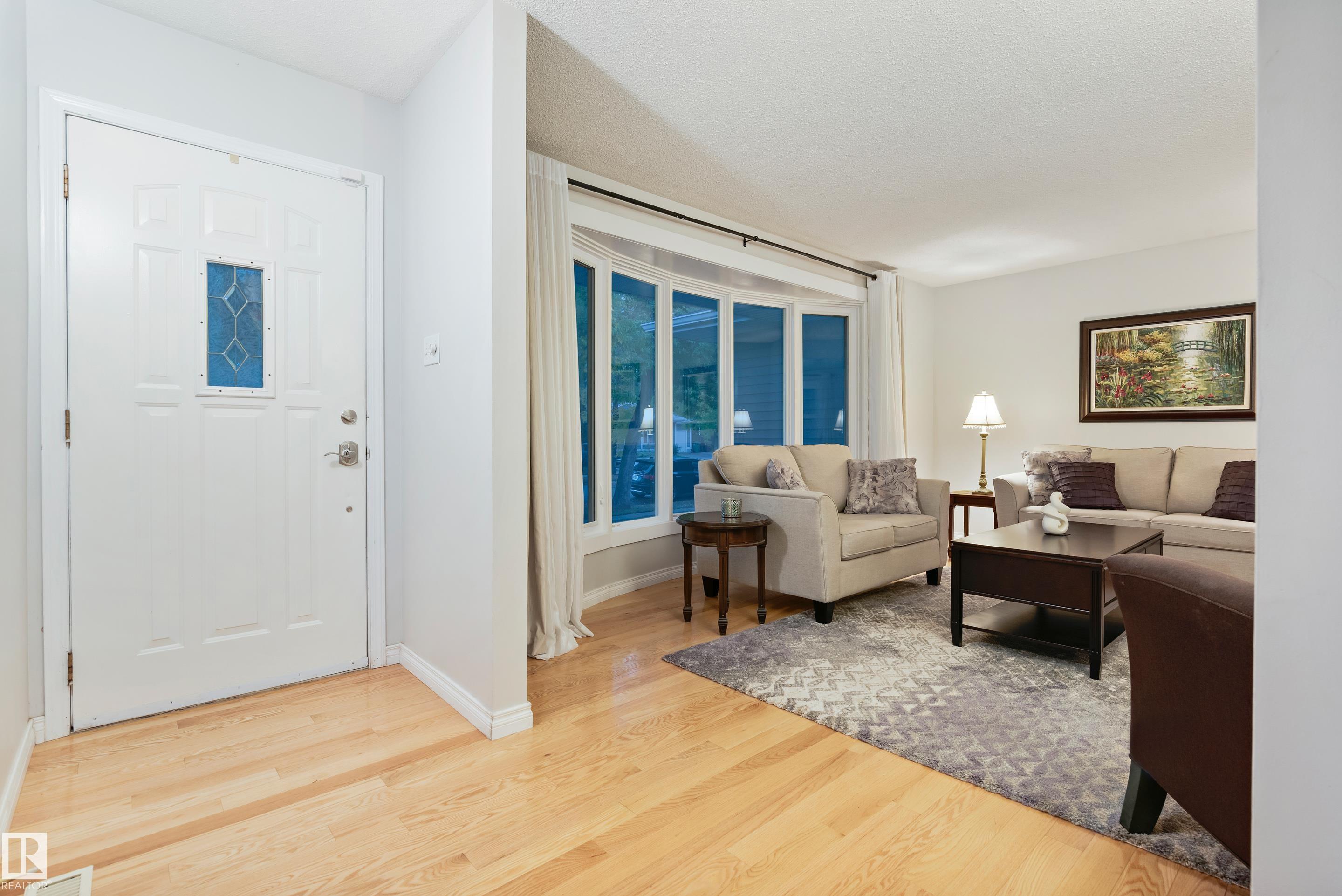 Photo 6 at 40 Fernwood Crescent, Forest Lawn, St. Albert