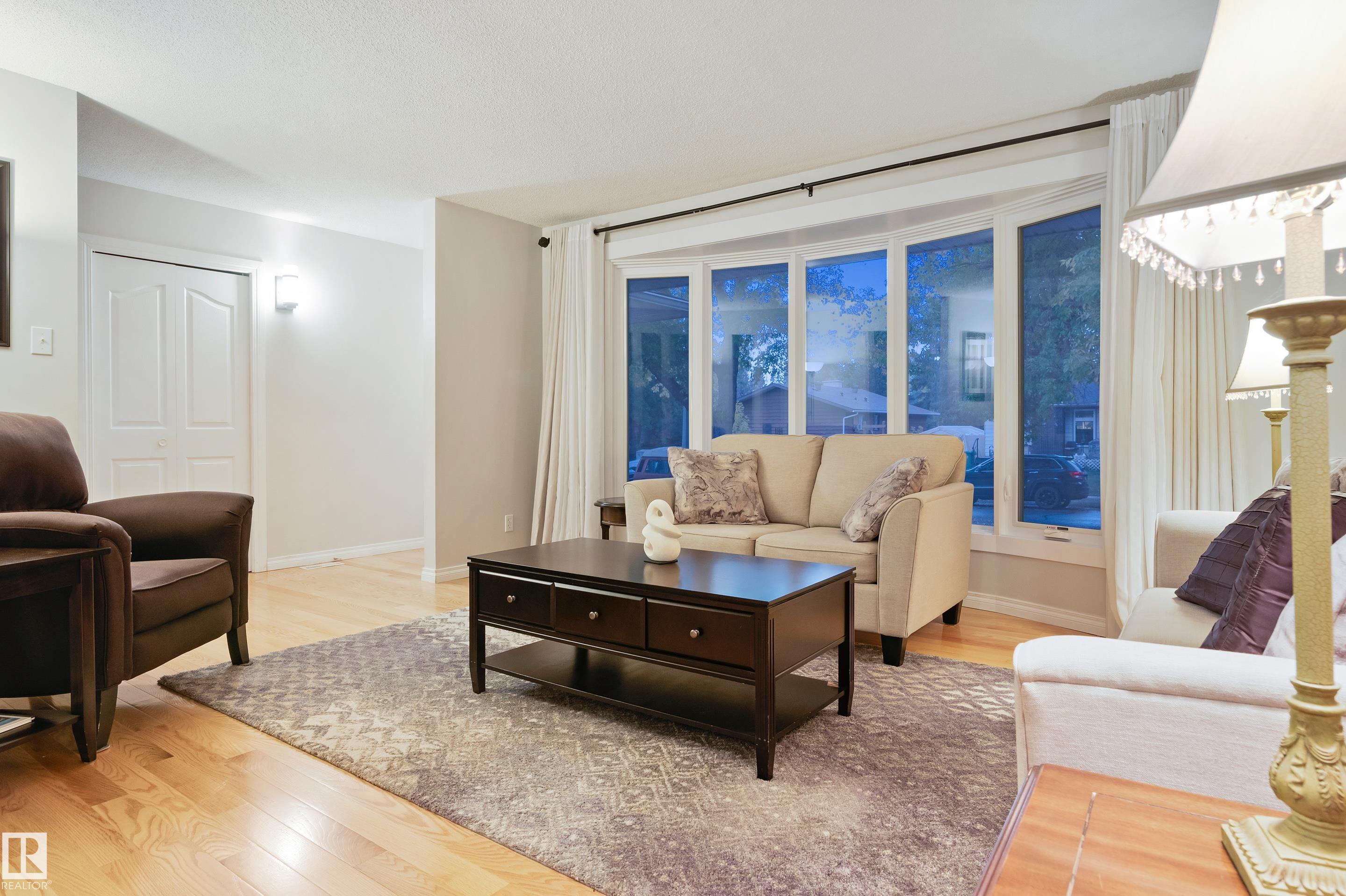 Photo 9 at 40 Fernwood Crescent, Forest Lawn, St. Albert