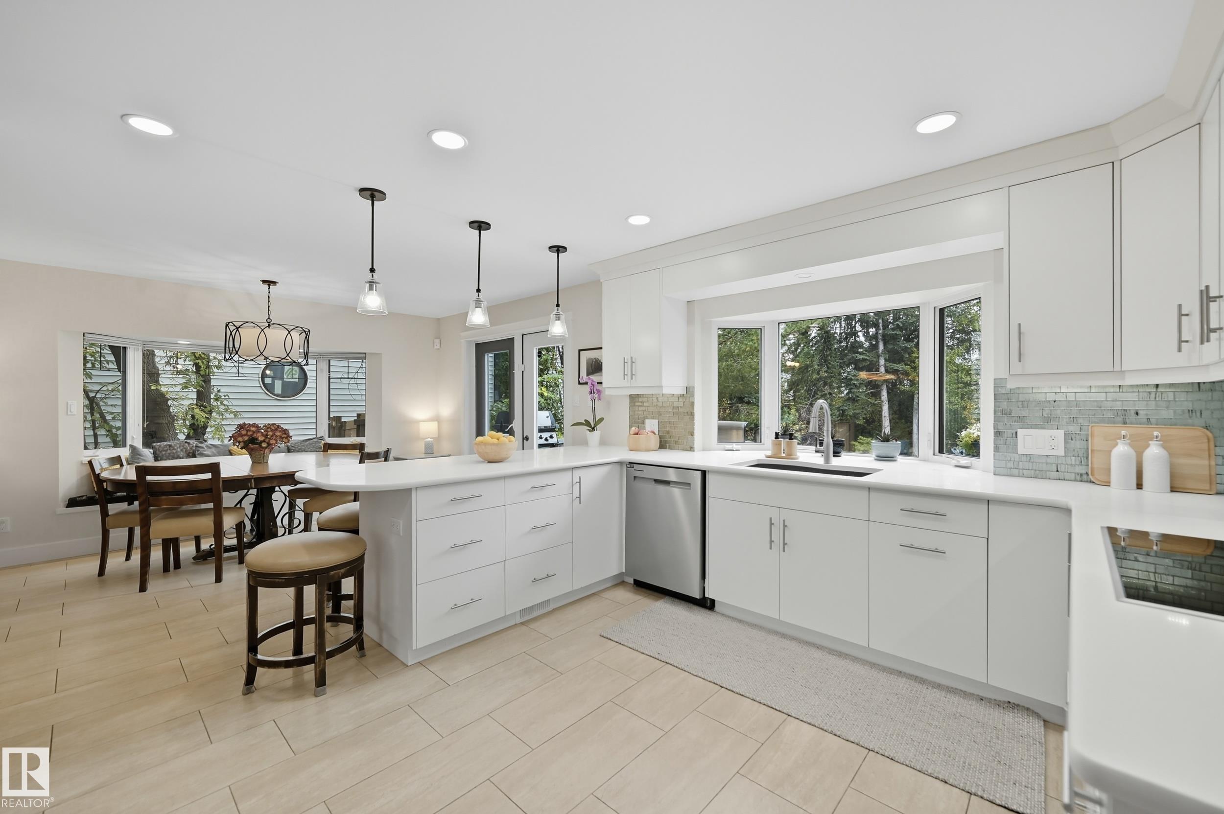 Photo 11 at 12408 39 Avenue NW, Aspen Gardens, Edmonton