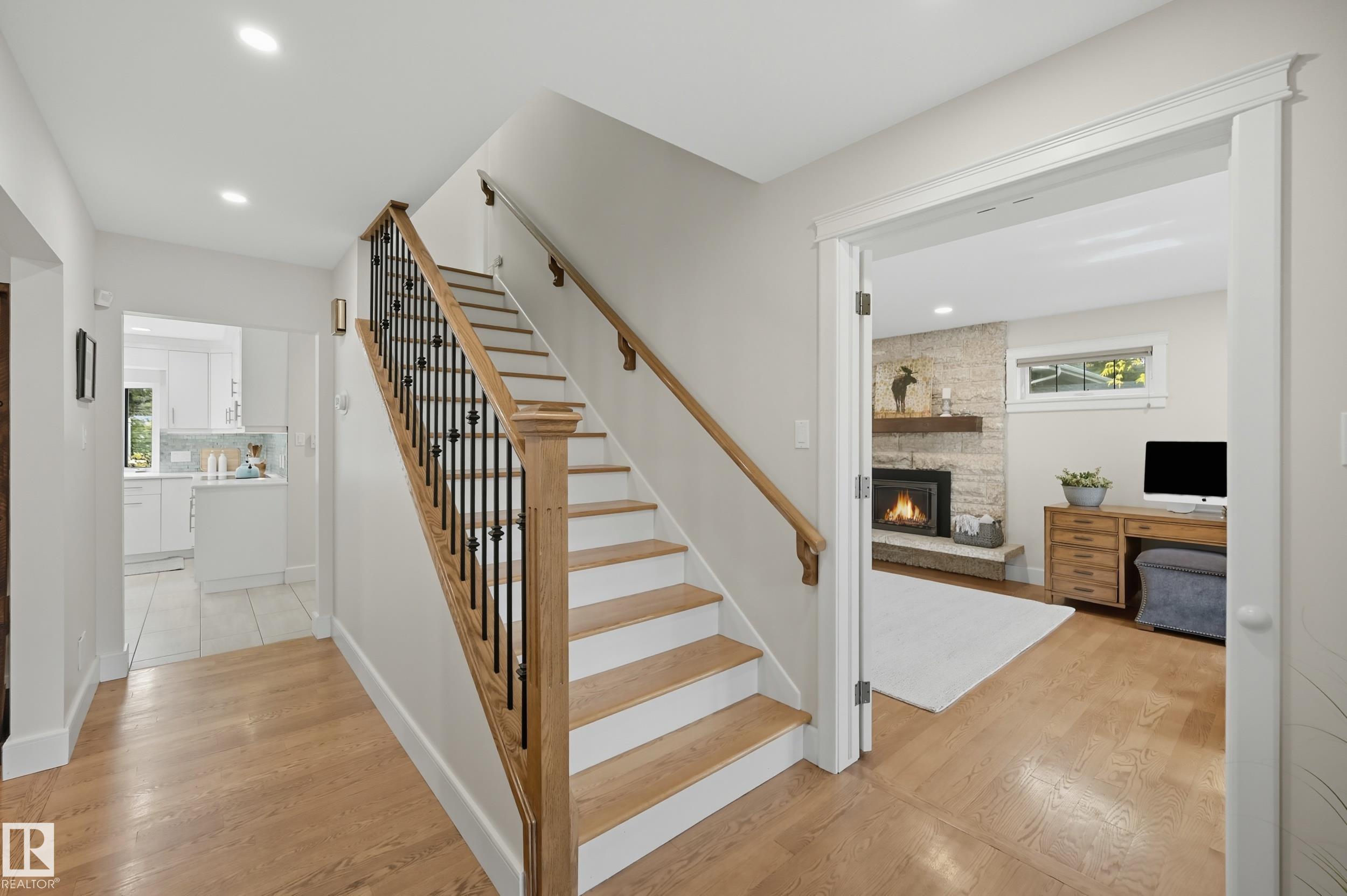 Photo 4 at 12408 39 Avenue NW, Aspen Gardens, Edmonton