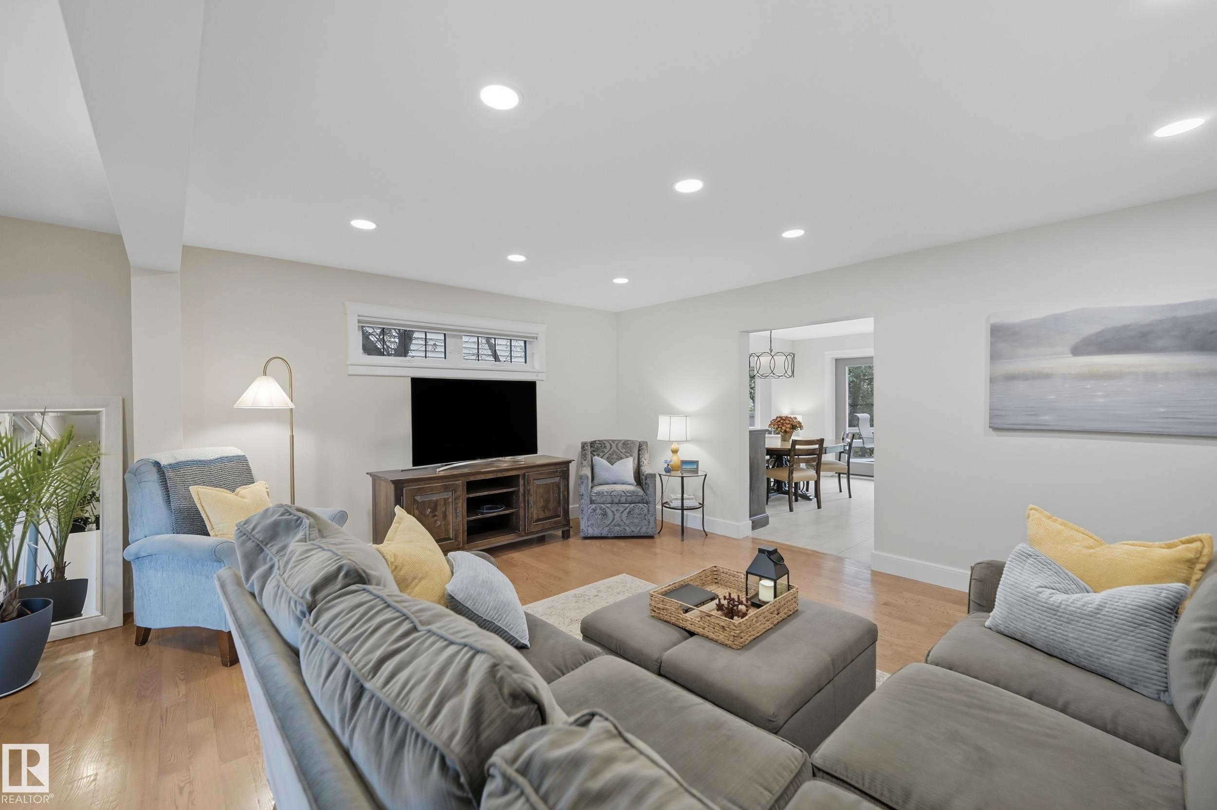 Photo 9 at 12408 39 Avenue NW, Aspen Gardens, Edmonton