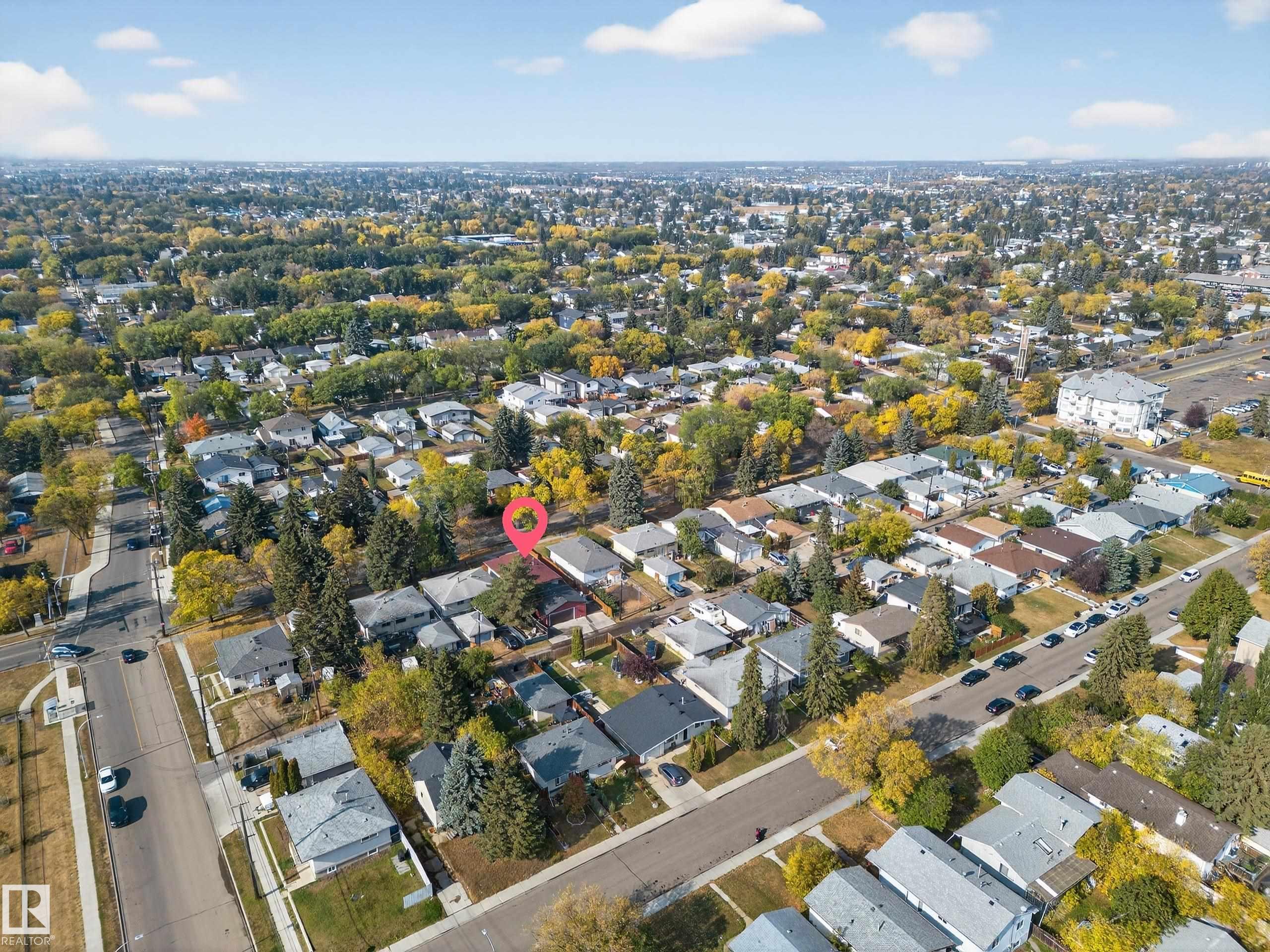 Photo 3 at 12919 113a Street NW, Lauderdale, Edmonton