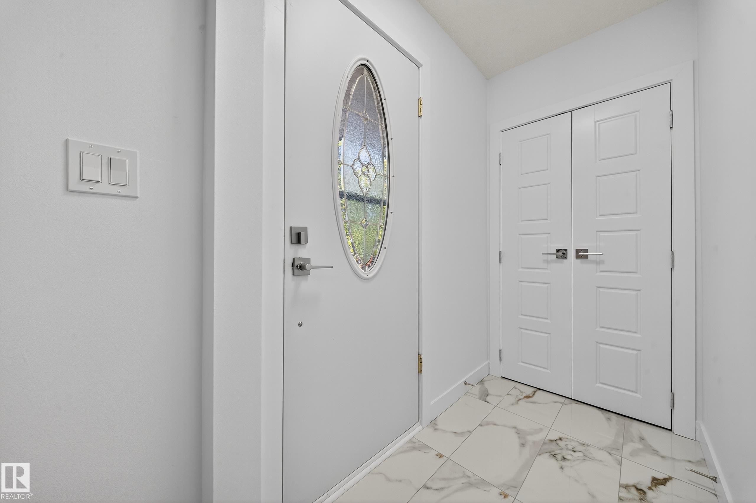 Photo 4 at 12919 113a Street NW, Lauderdale, Edmonton