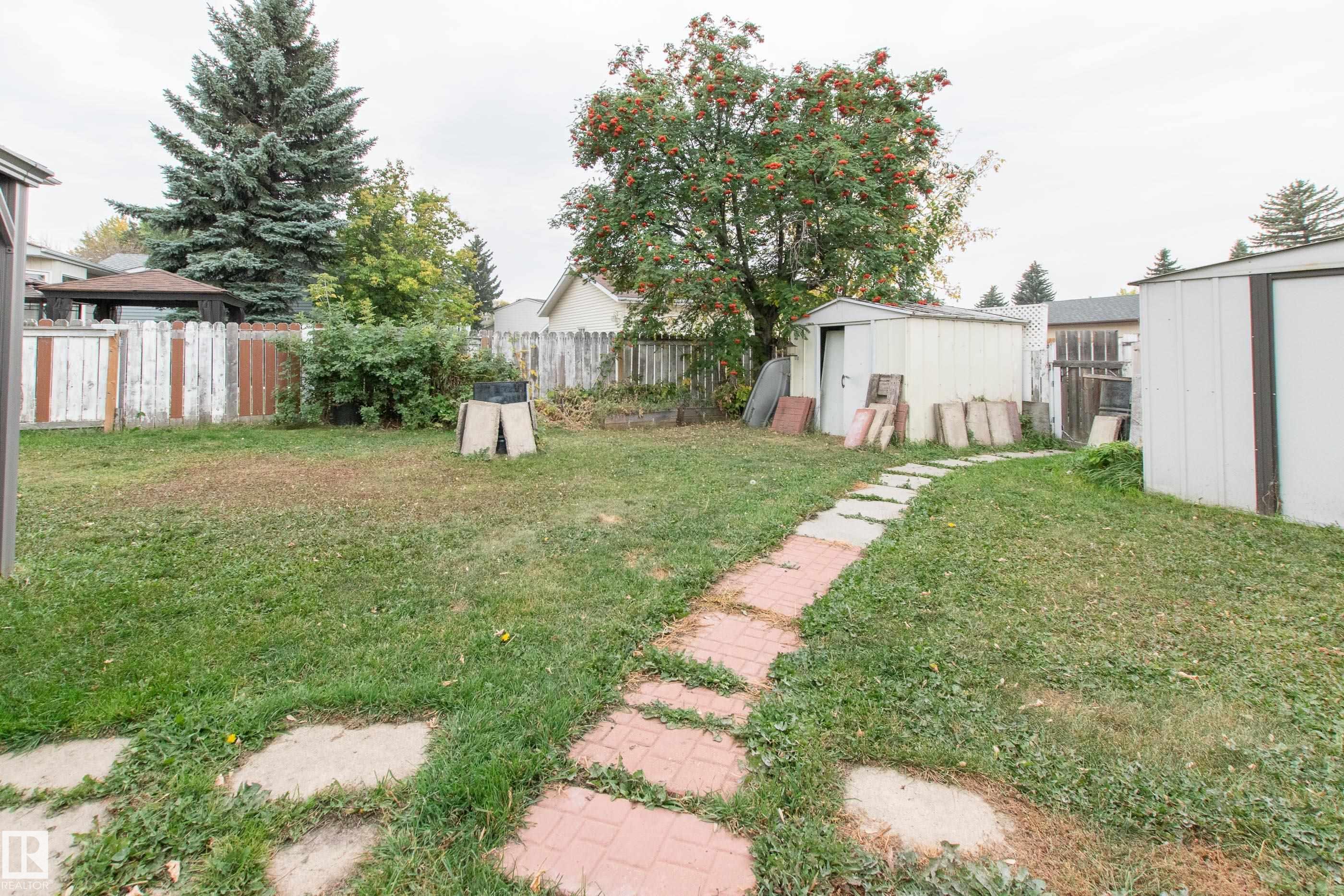 Photo 7 at 7 Ekota Crescent NW, Ekota, Edmonton