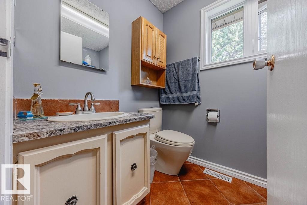 Photo 18 at 194 52328 Hwy 21, Country Club Estates, Rural Strathcona County