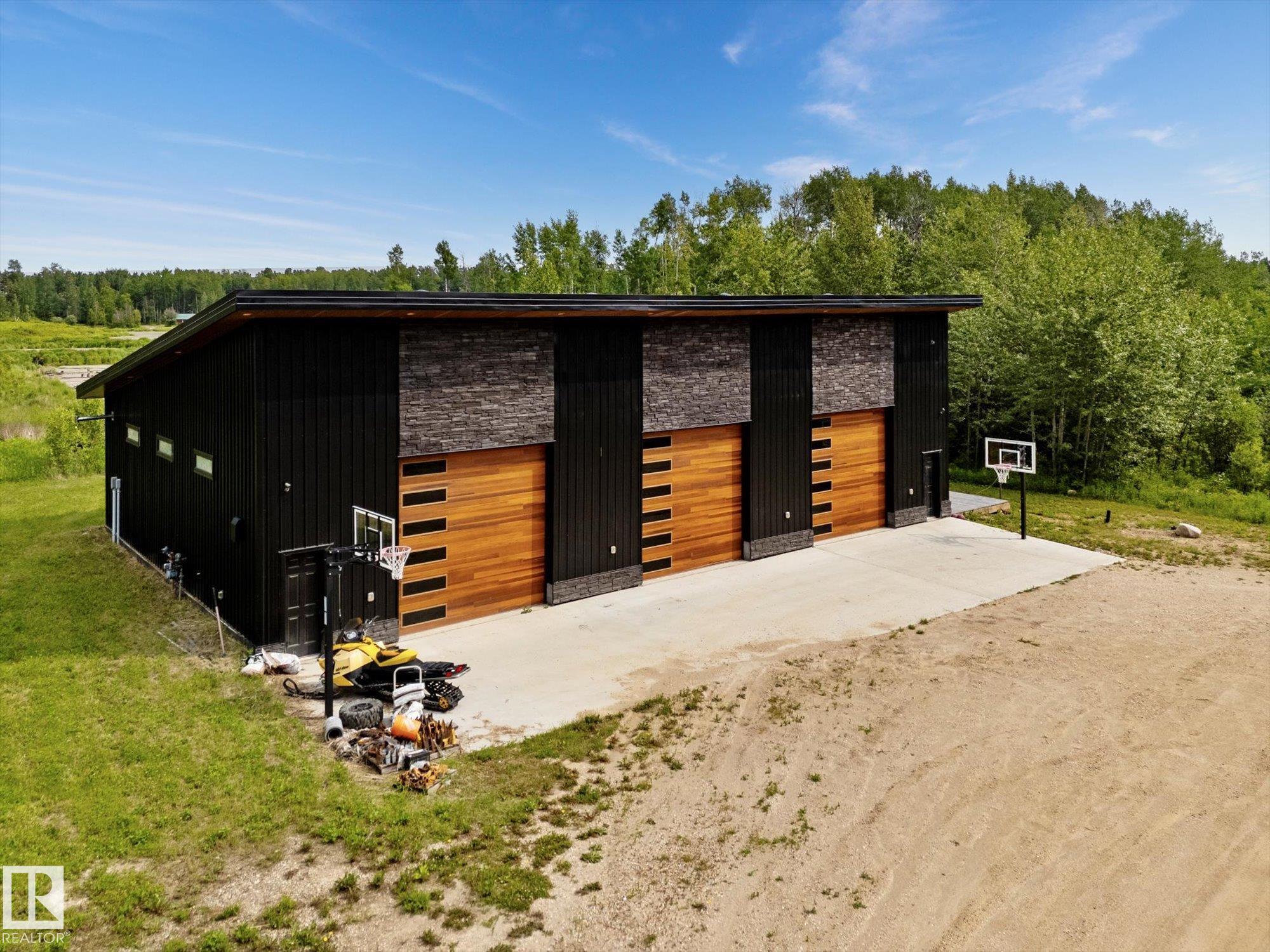 Photo 10 at 53313 Rge Road 30, None, Rural Parkland County