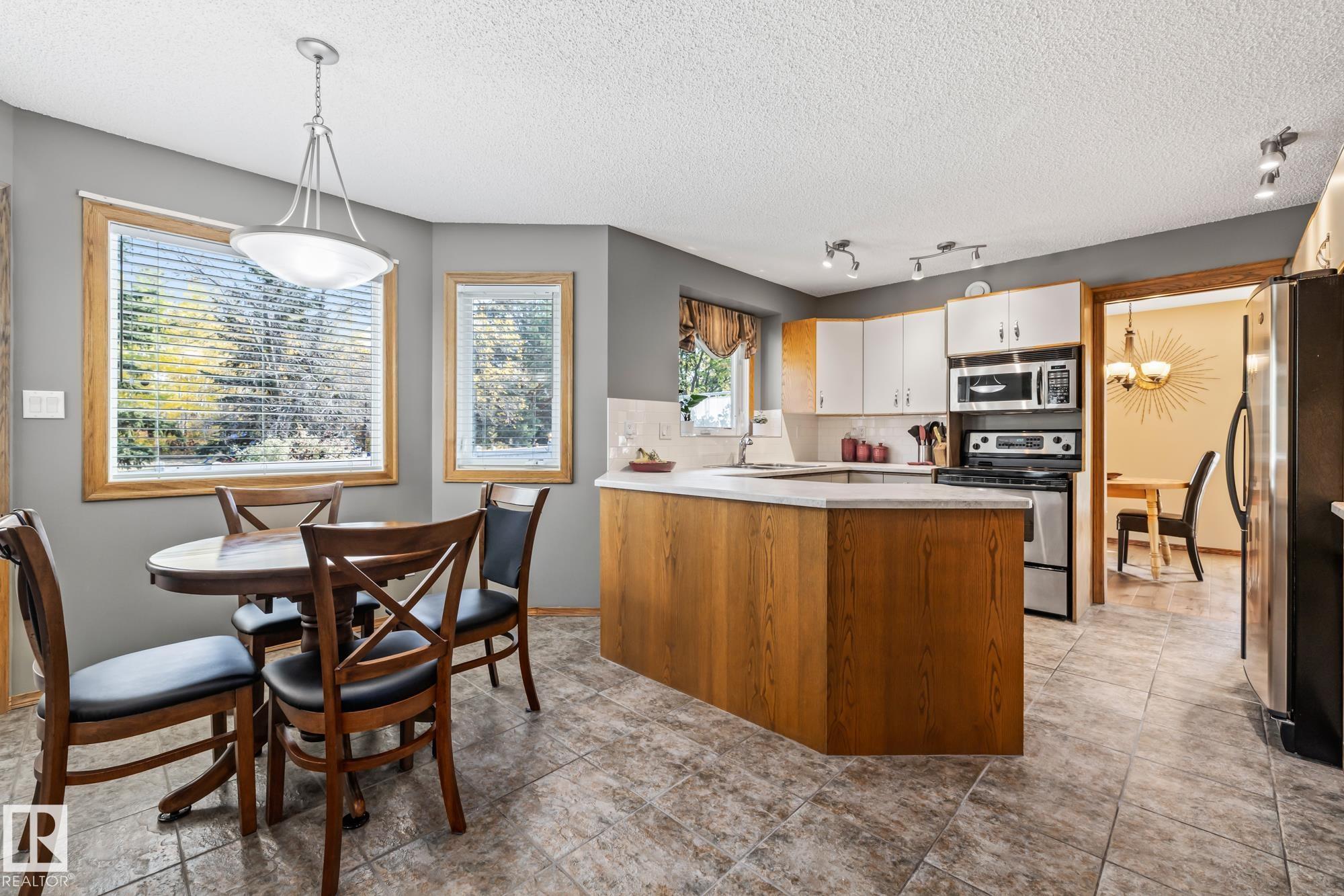 Photo 18 at 3 Harnois Place, Heritage Lakes, St. Albert