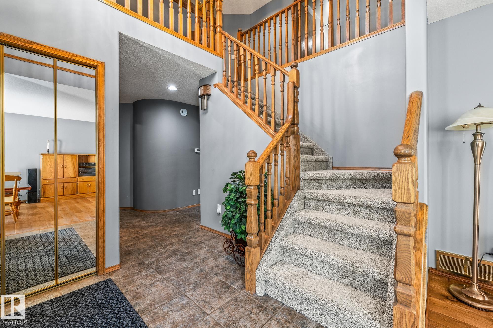 Photo 4 at 3 Harnois Place, Heritage Lakes, St. Albert