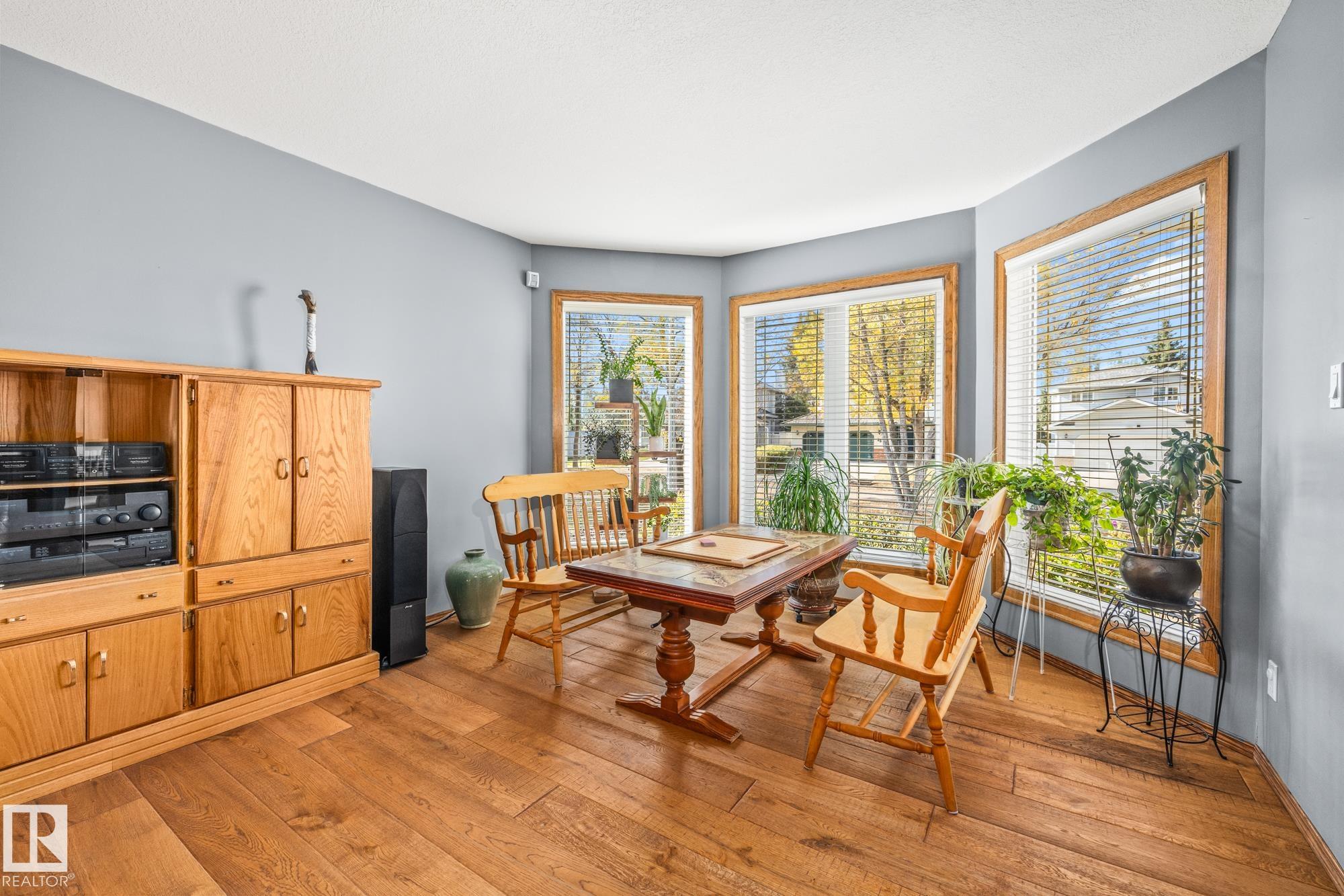 Photo 5 at 3 Harnois Place, Heritage Lakes, St. Albert