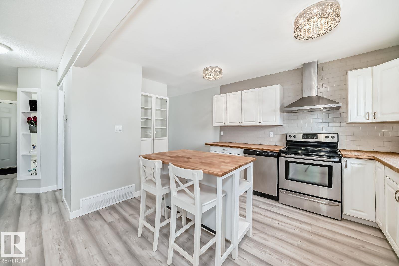 Photo 12 at 10936 Beaumaris Road NW, Lorelei, Edmonton