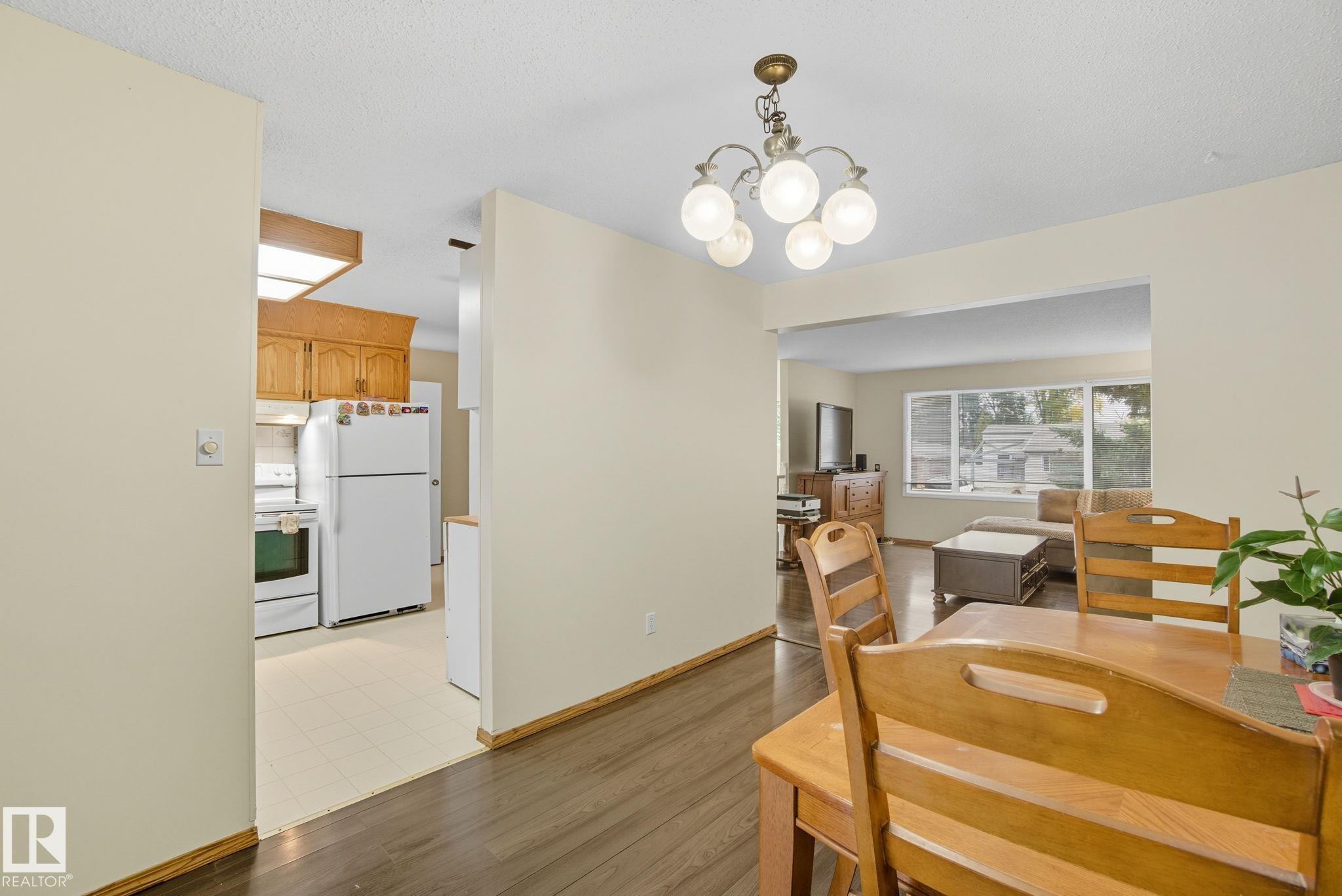 Photo 12 at 4 Miller Avenue, Millgrove, Spruce Grove