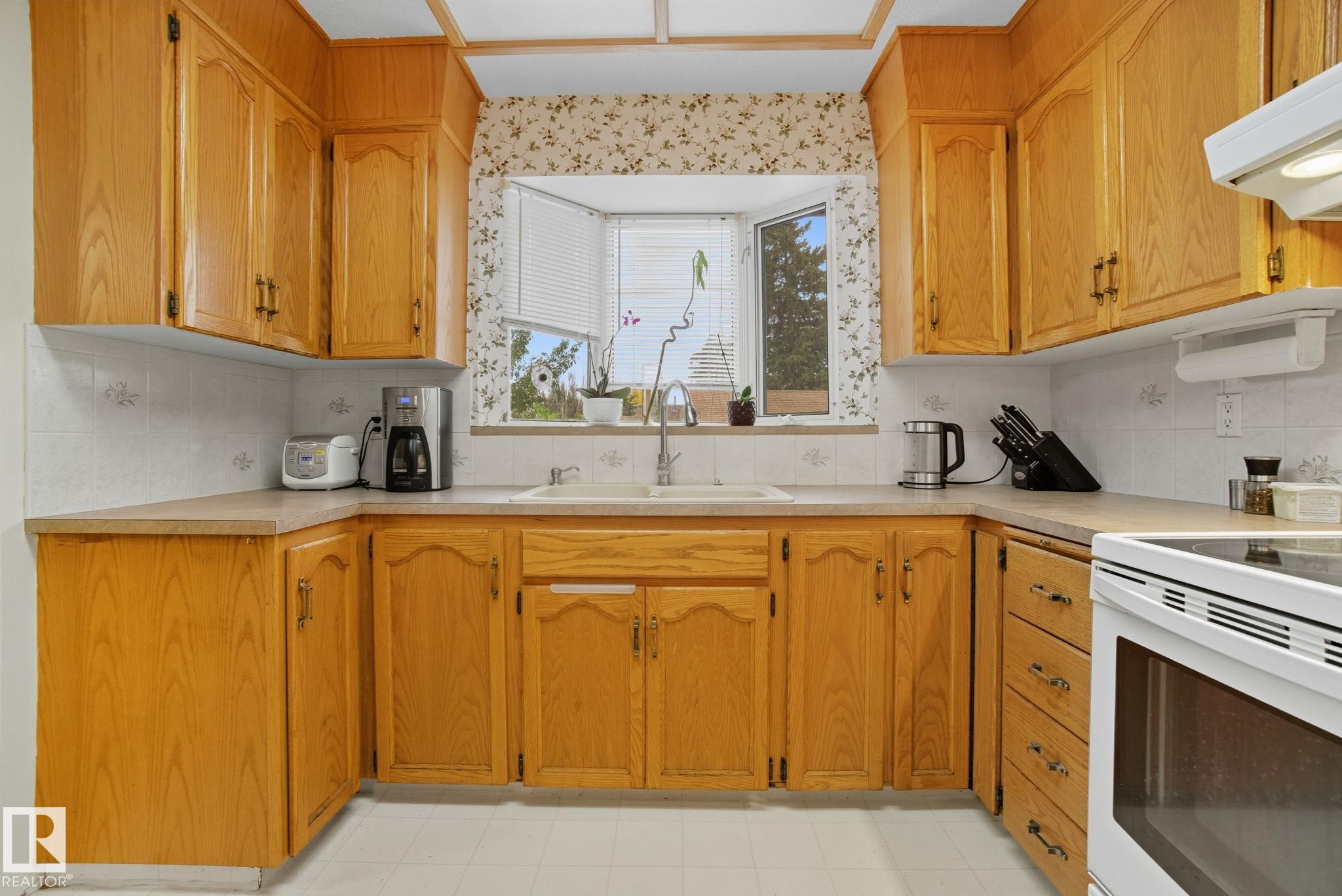 Photo 15 at 4 Miller Avenue, Millgrove, Spruce Grove