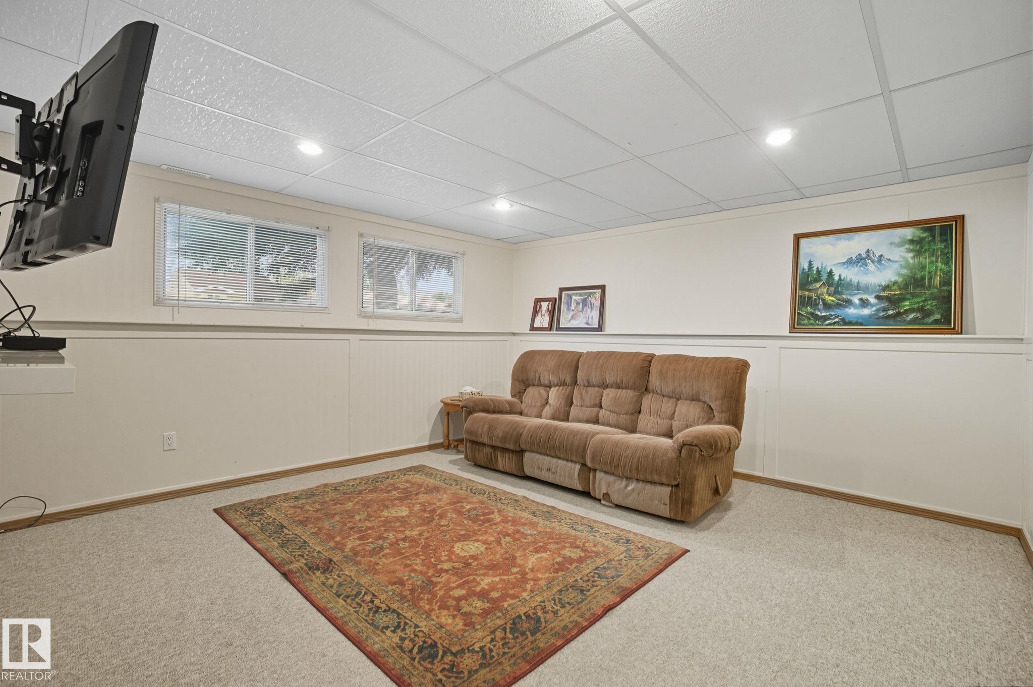 Photo 30 at 4 Miller Avenue, Millgrove, Spruce Grove