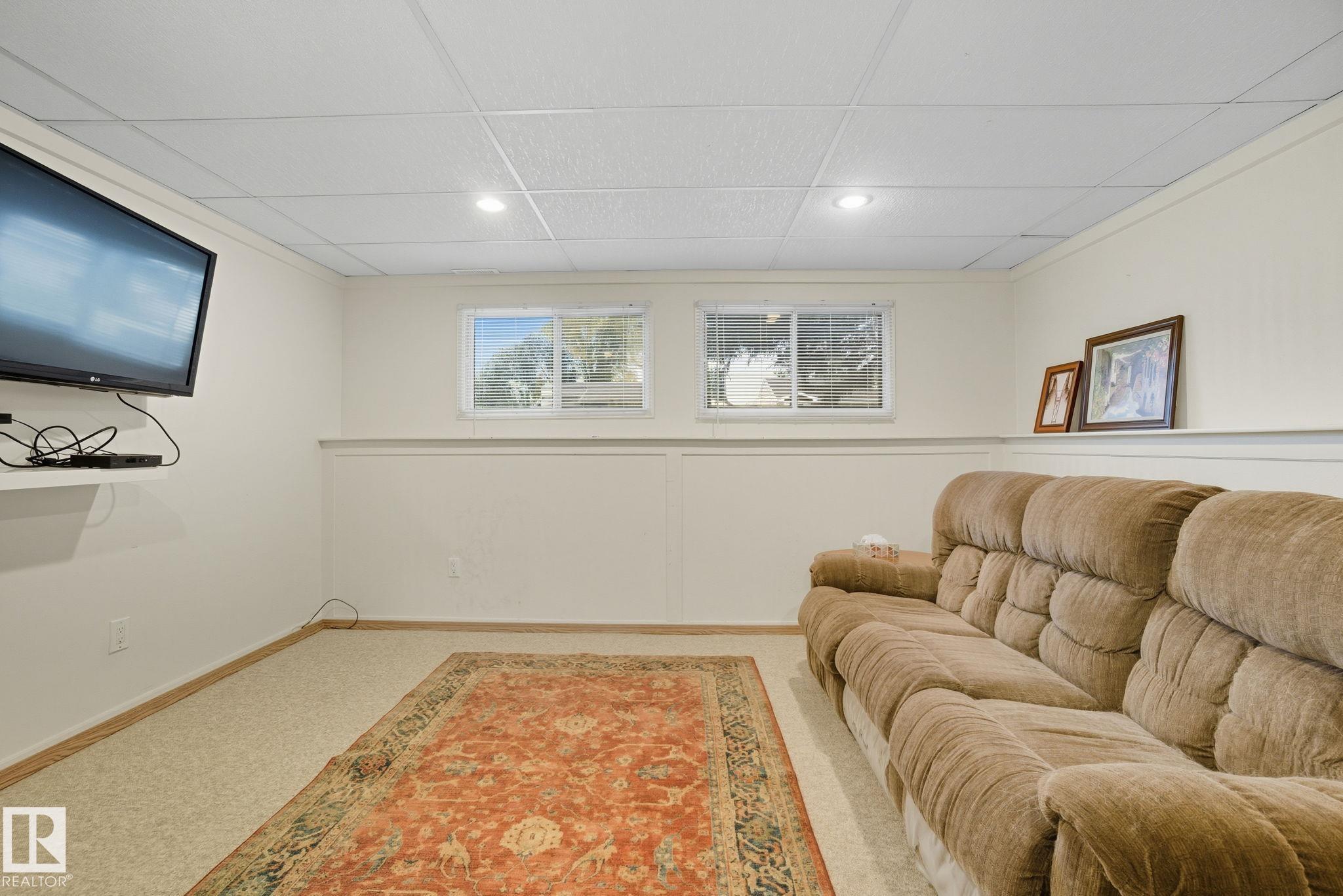 Photo 31 at 4 Miller Avenue, Millgrove, Spruce Grove