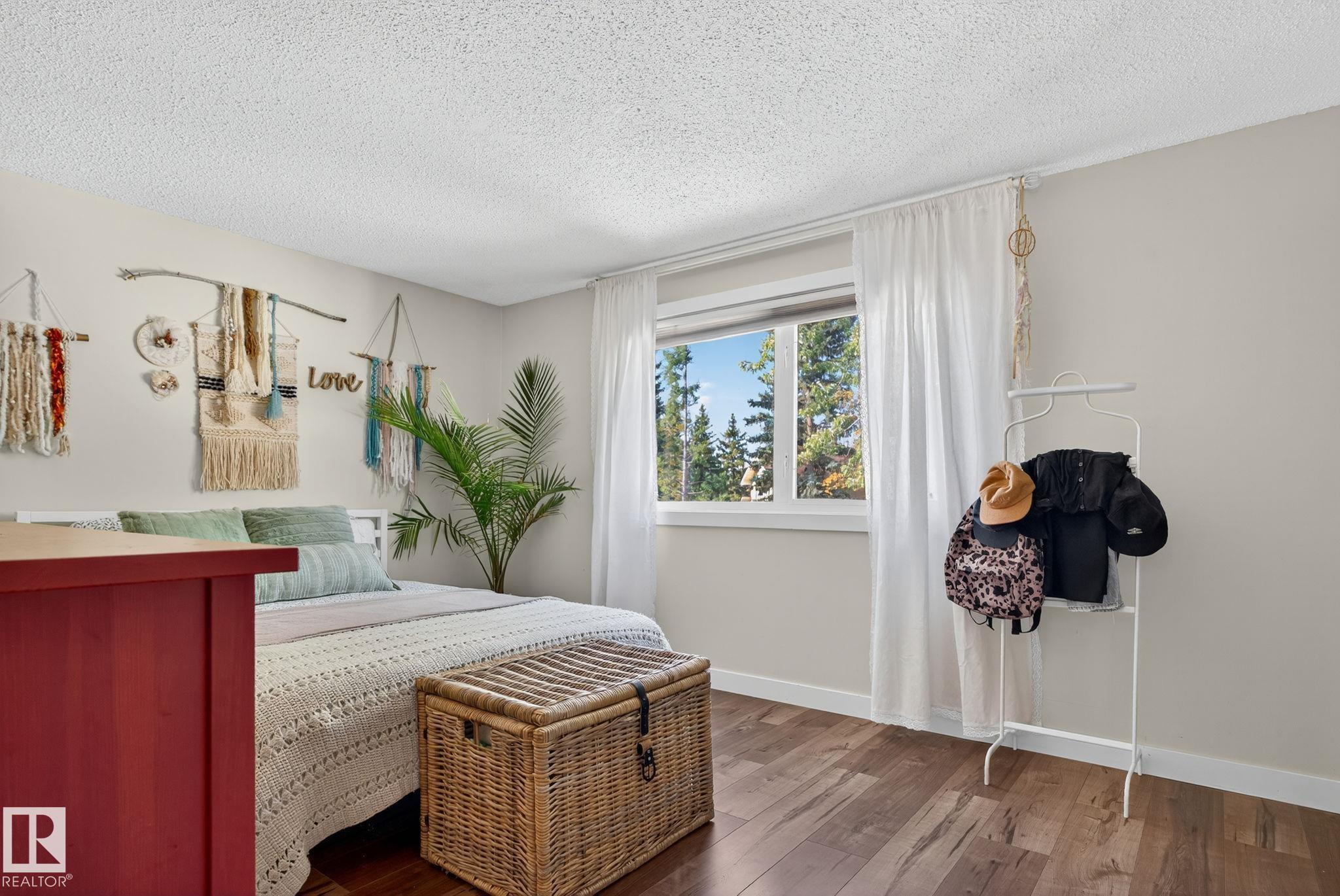 Photo 11 at 3608 51 Street NW, Hillview, Edmonton