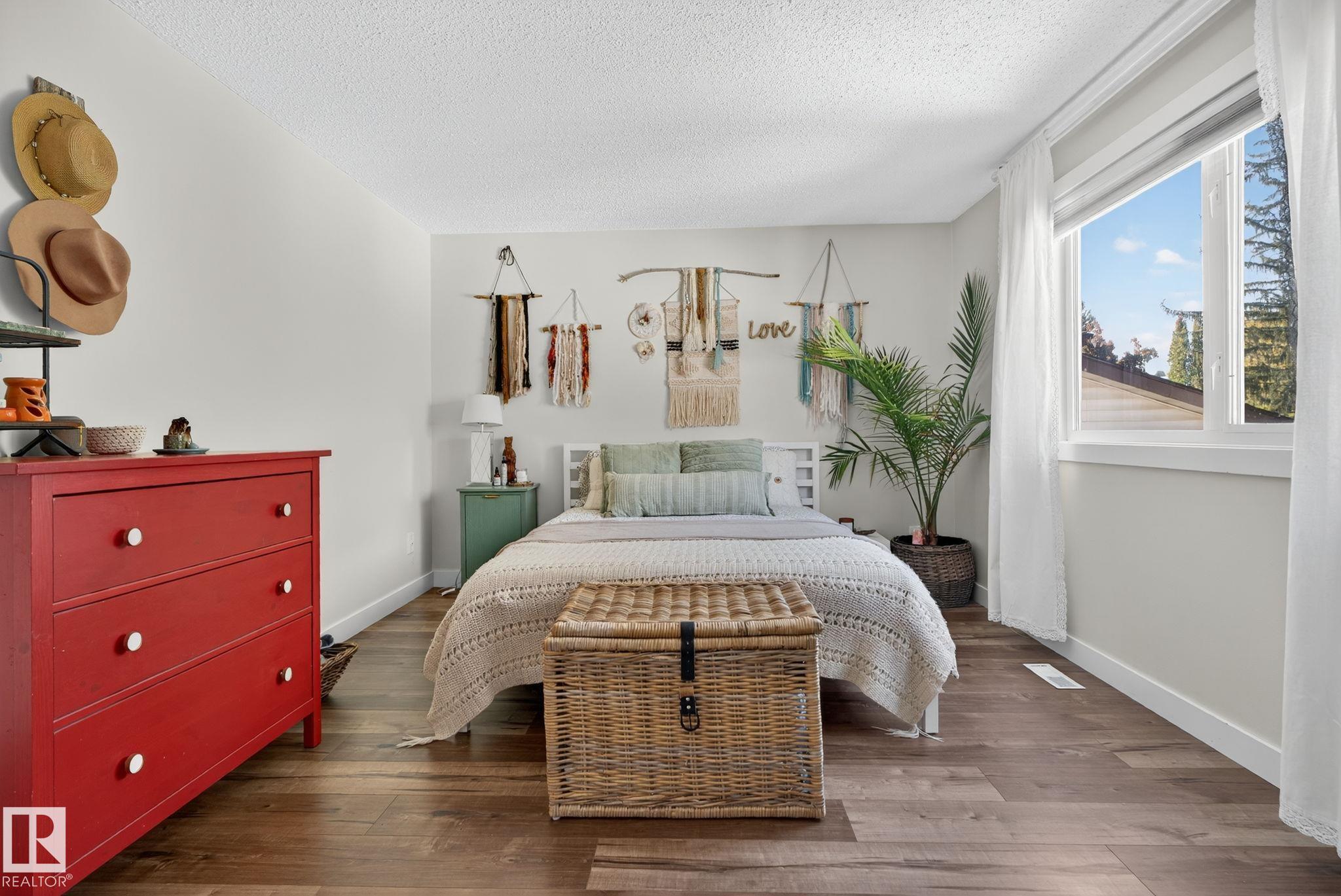 Photo 12 at 3608 51 Street NW, Hillview, Edmonton