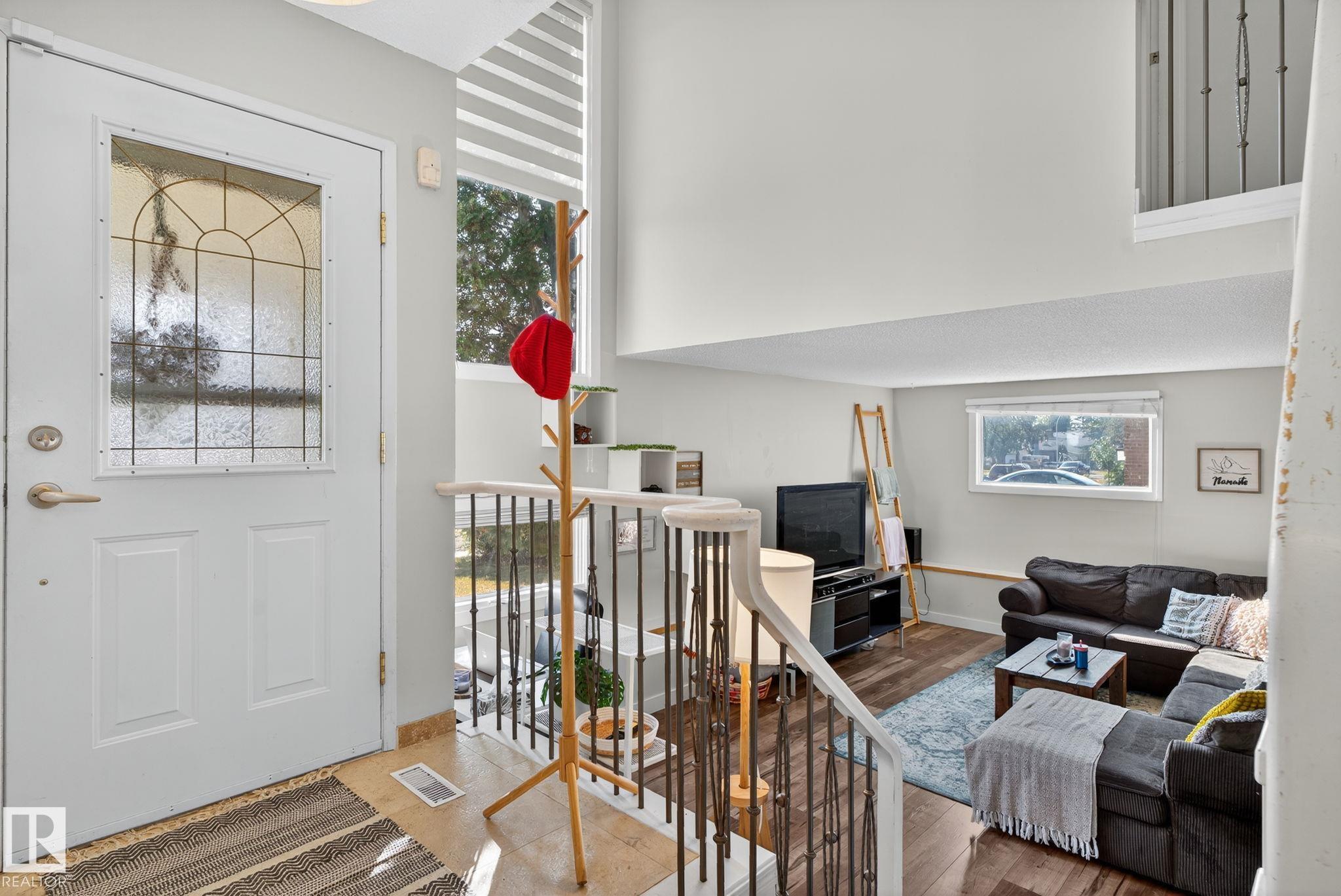 Photo 4 at 3608 51 Street NW, Hillview, Edmonton