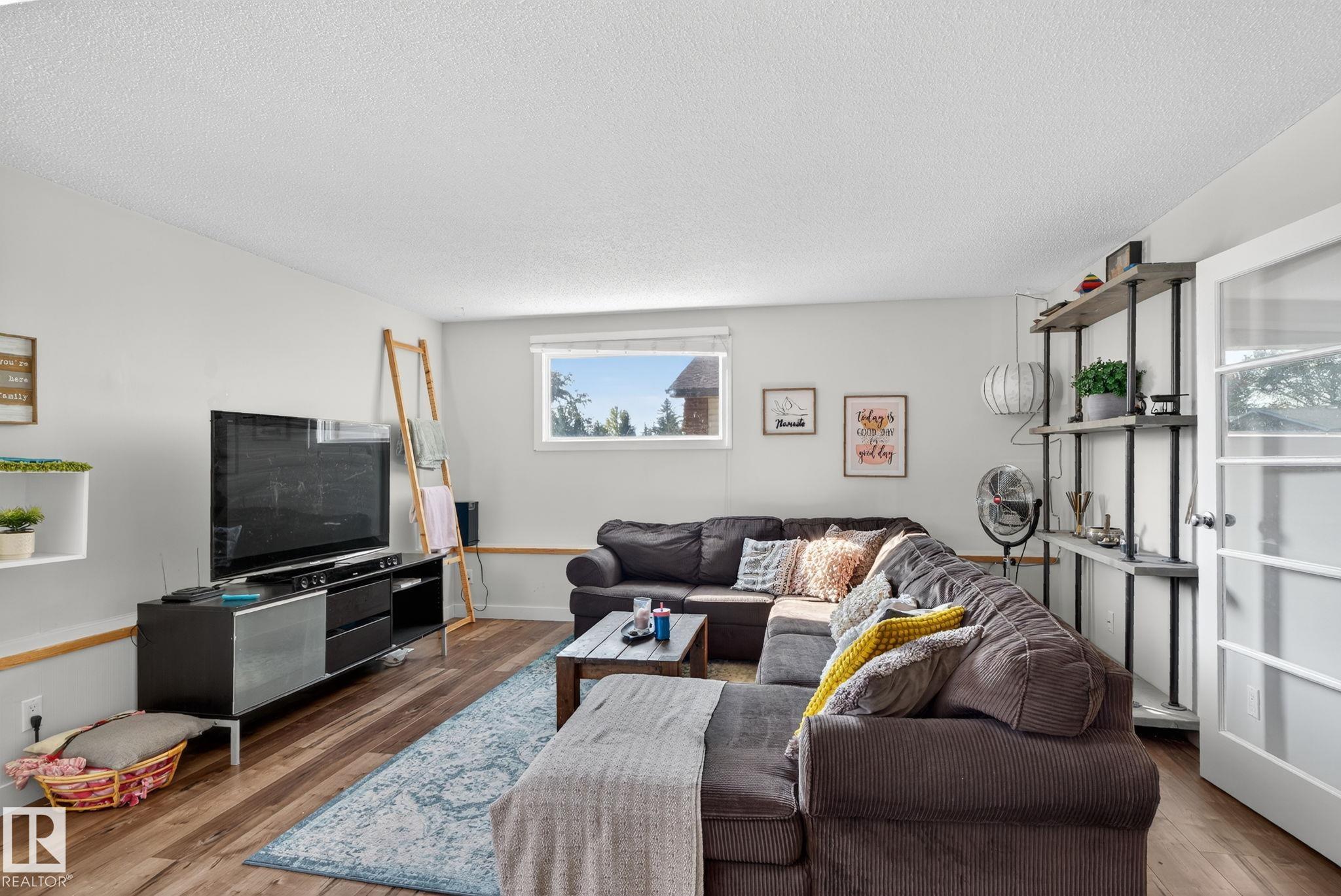 Photo 5 at 3608 51 Street NW, Hillview, Edmonton