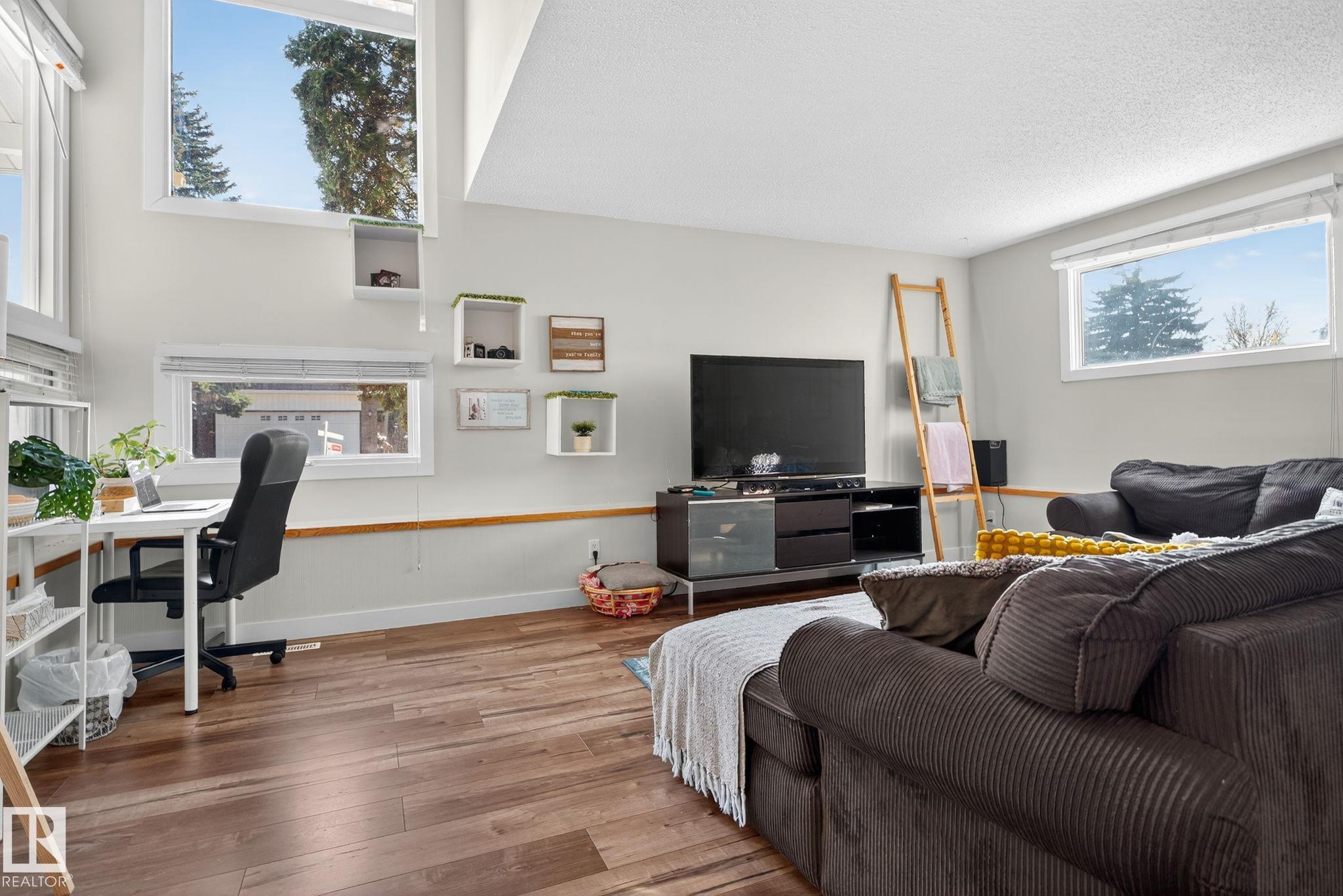 Photo 6 at 3608 51 Street NW, Hillview, Edmonton