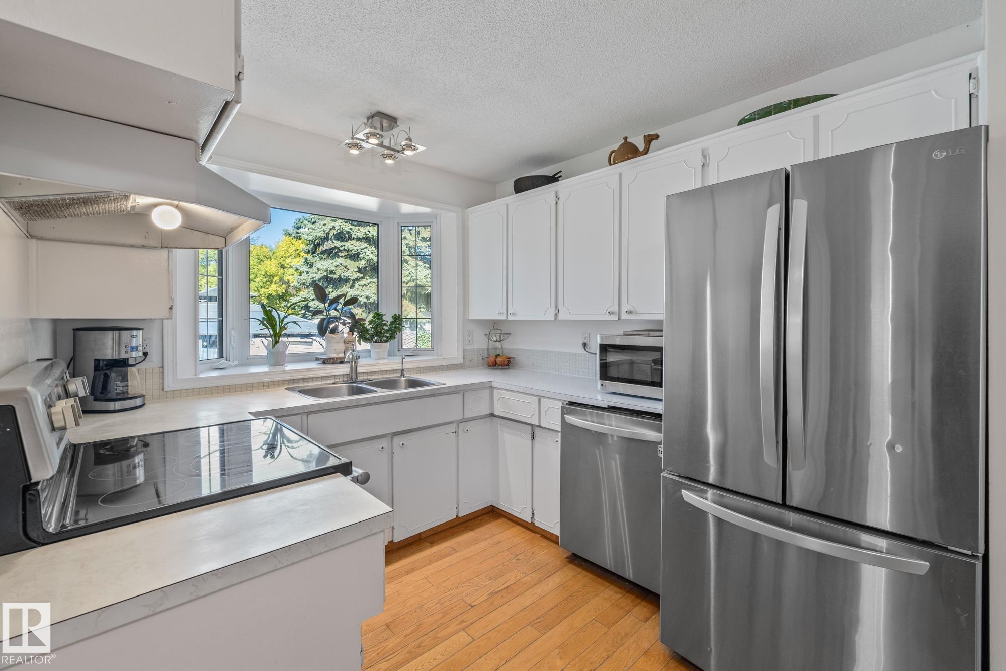 18 Burnham Avenue, Braeside, St. Albert 