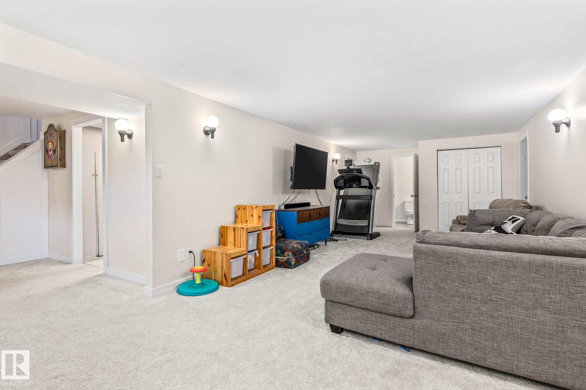 Photo 29 at 18 Burnham Avenue, Braeside, St. Albert
