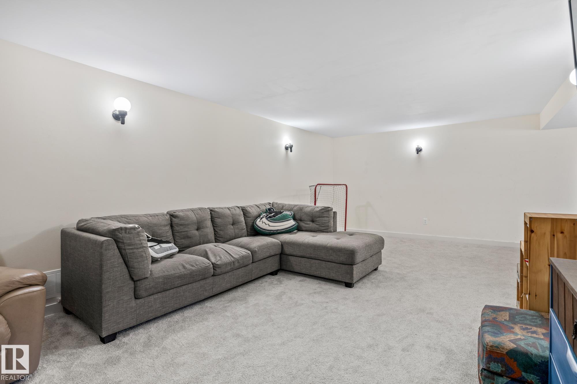 Photo 31 at 18 Burnham Avenue, Braeside, St. Albert