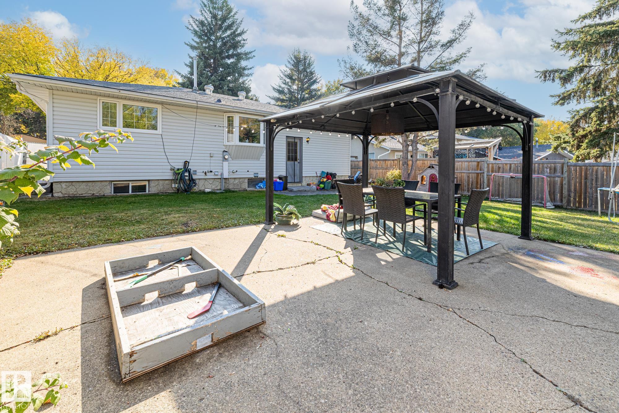 Photo 39 at 18 Burnham Avenue, Braeside, St. Albert