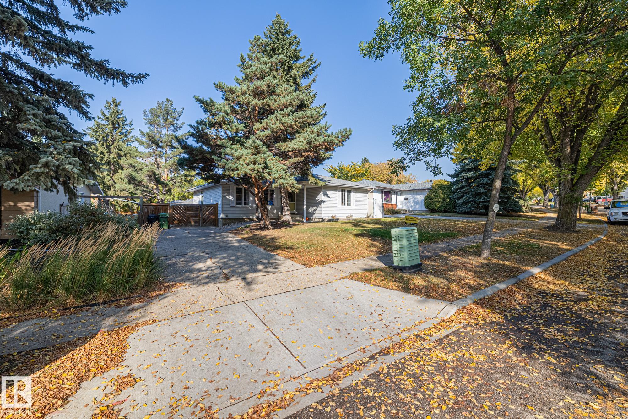 Photo 41 at 18 Burnham Avenue, Braeside, St. Albert