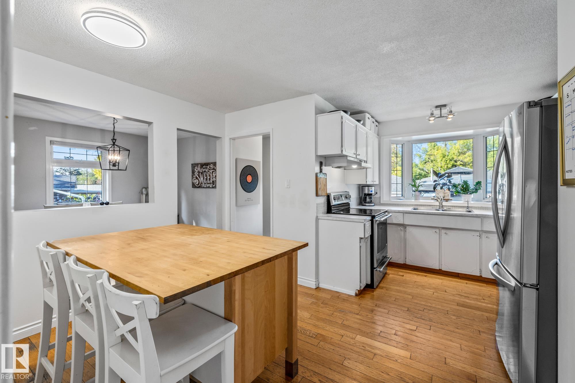 Photo 7 at 18 Burnham Avenue, Braeside, St. Albert
