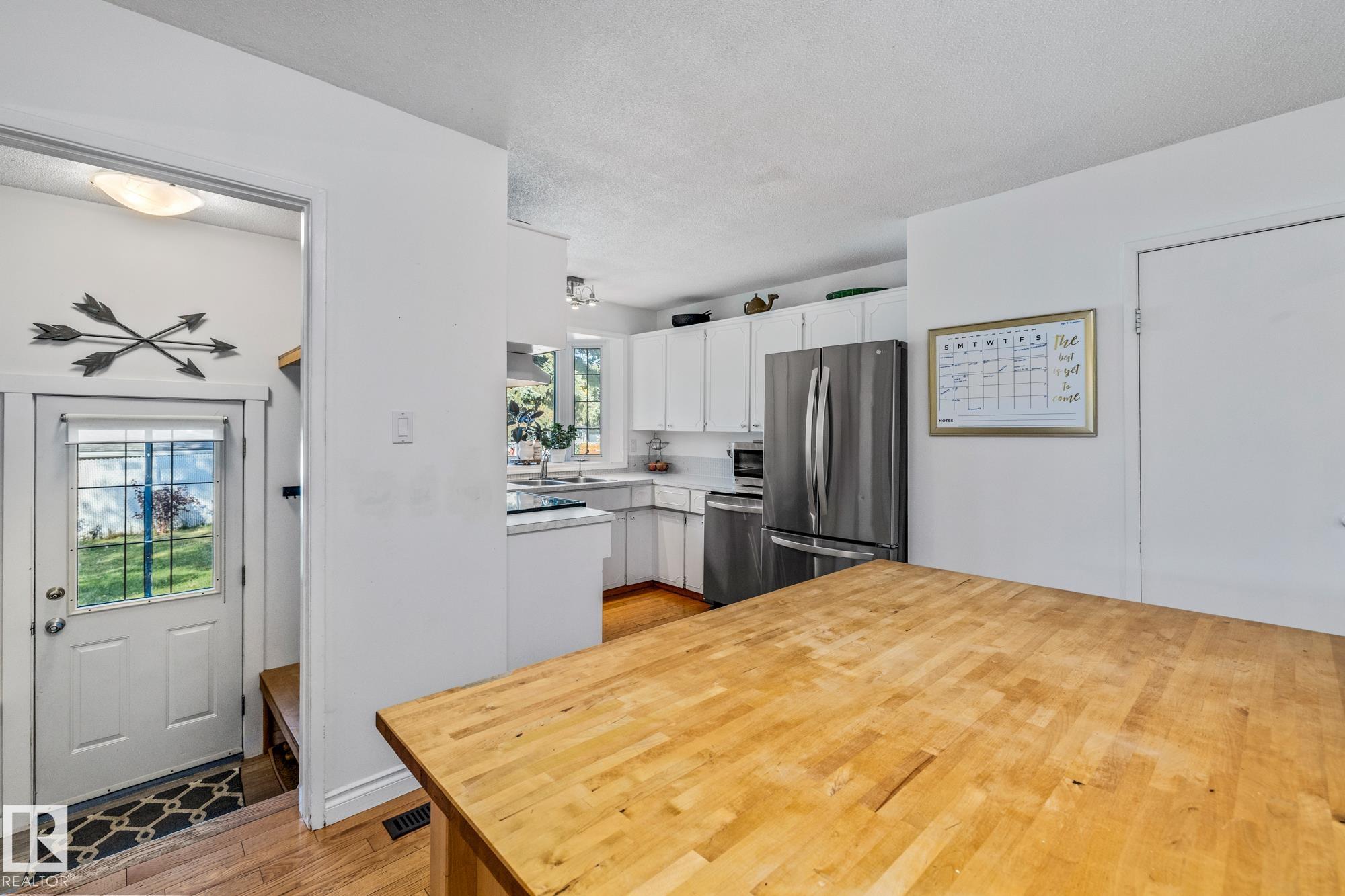 Photo 8 at 18 Burnham Avenue, Braeside, St. Albert