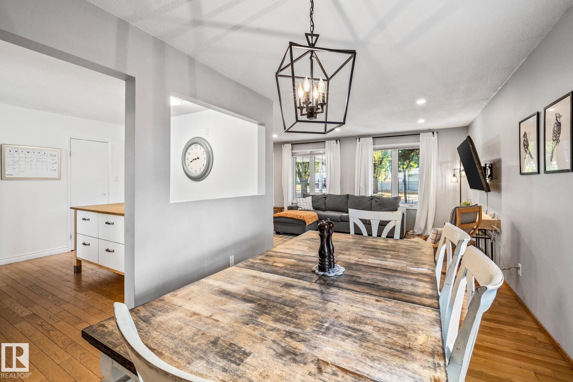 Photo 9 at 18 Burnham Avenue, Braeside, St. Albert