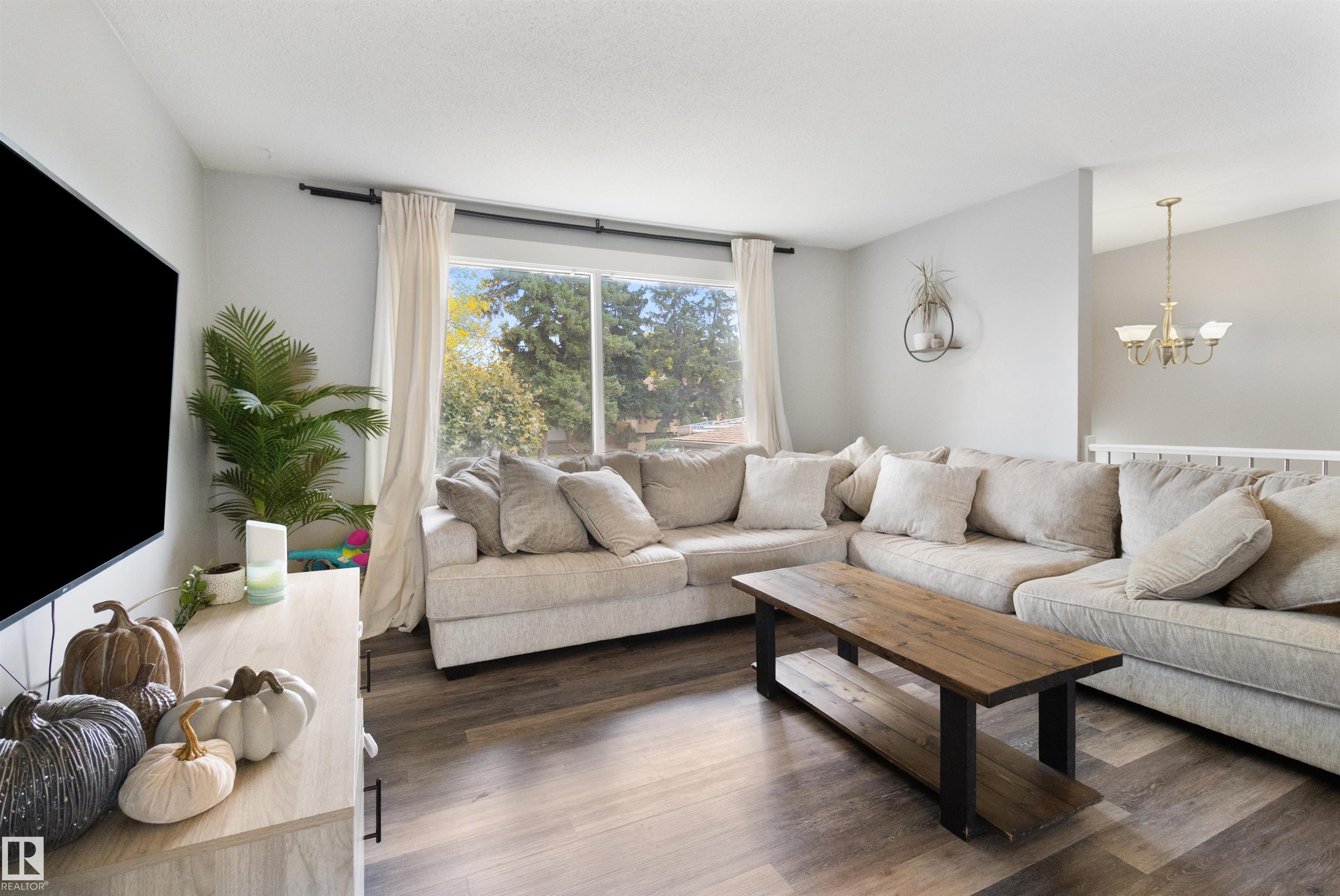 Photo 7 at 64 Greenwood Way, Maplewood, Sherwood Park