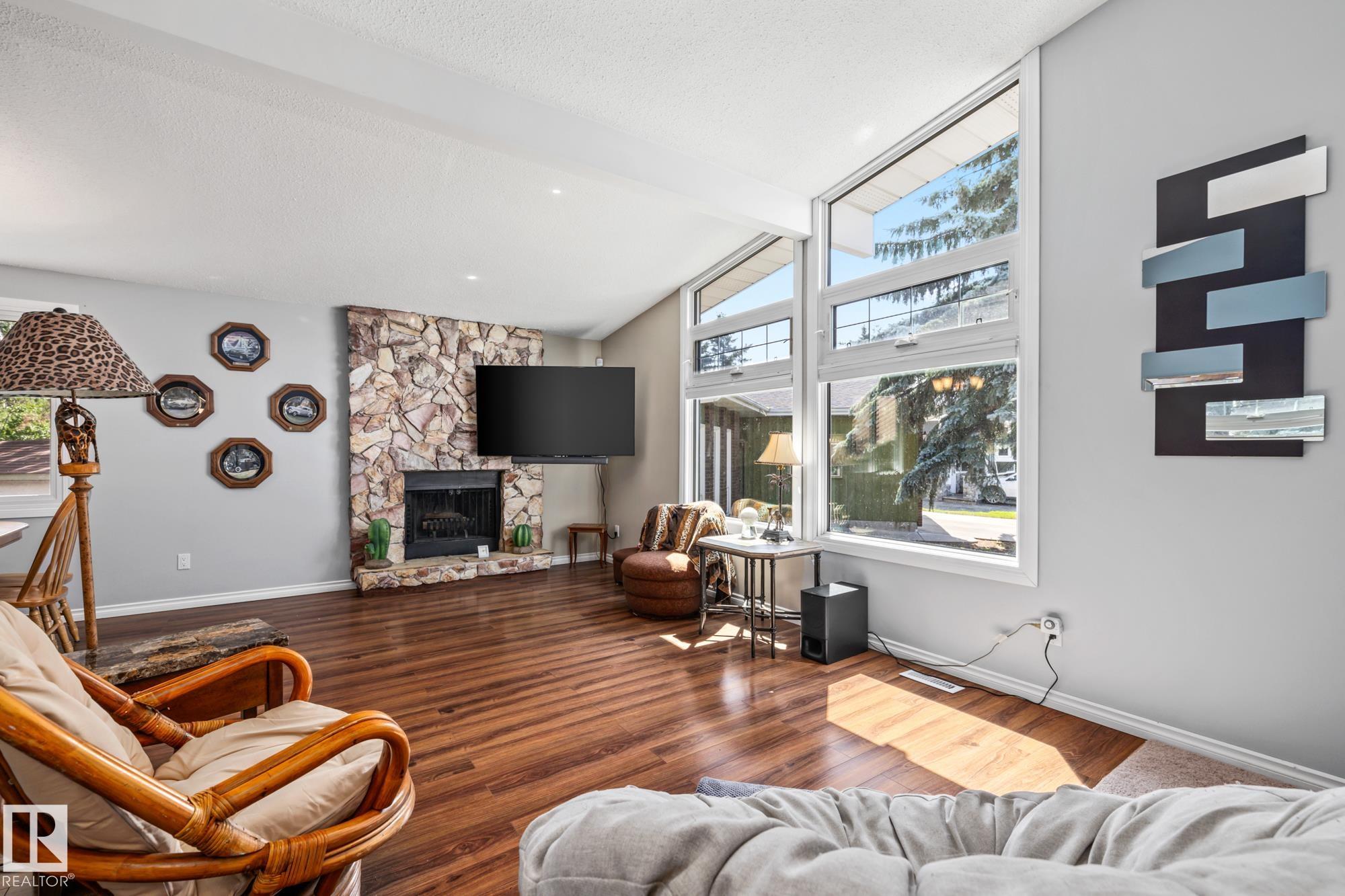 Photo 8 at 12250 143 Avenue NW, Carlisle, Edmonton