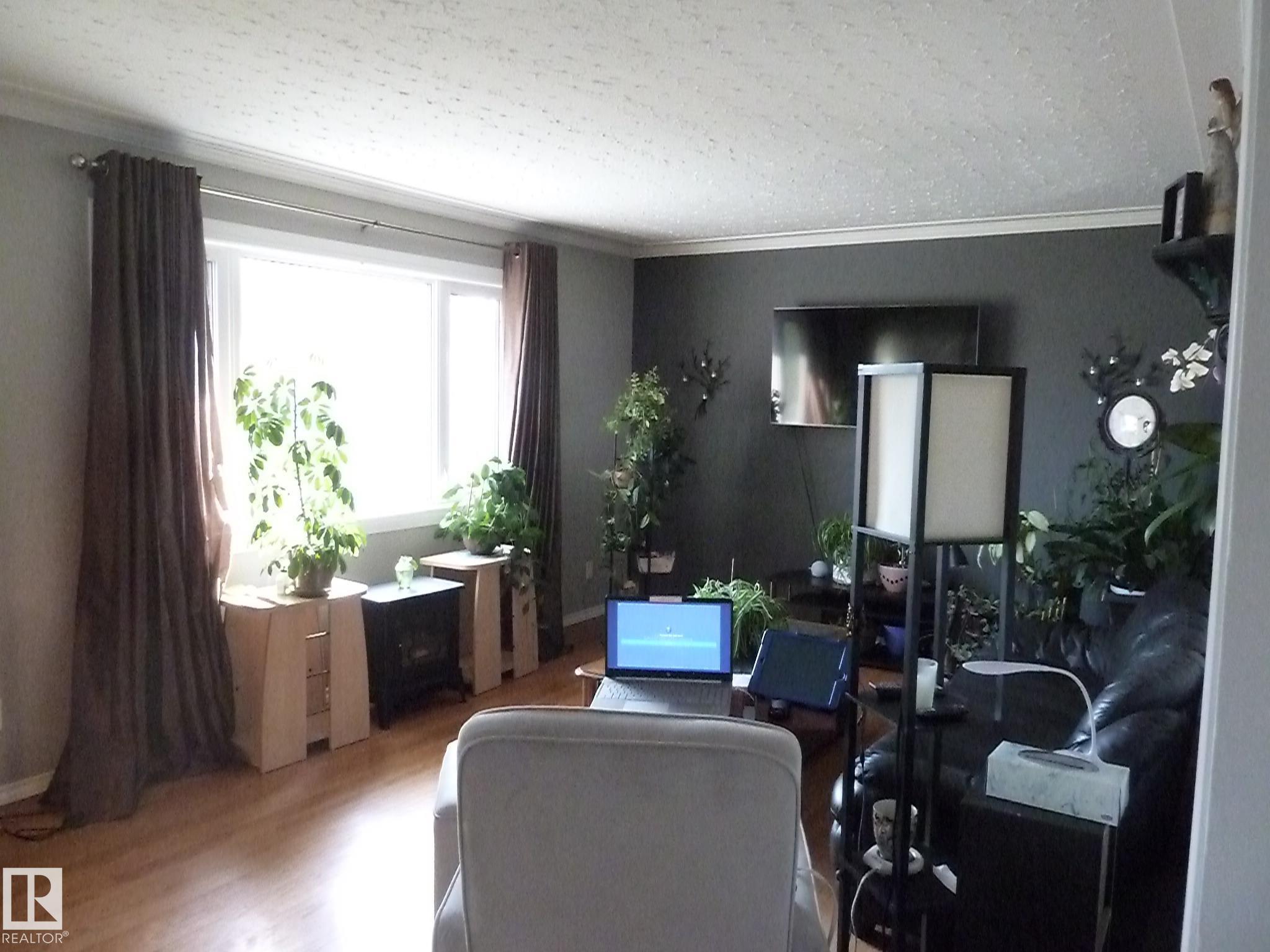 Photo 4 at 12836 107 Street NW, Lauderdale, Edmonton