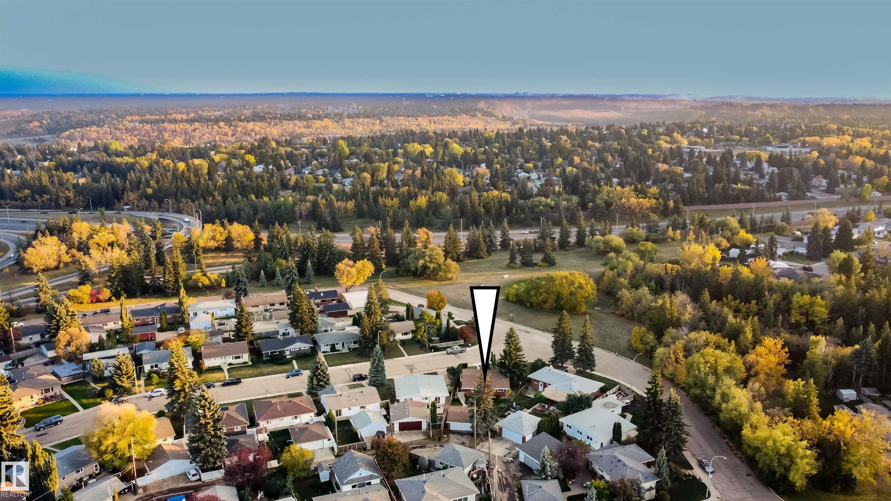 http://cdnparap120.paragonrels.com/ParagonImages/Property/p12/RAE/225373628/42/0/0/6aa3ec29c612e13716cb8213f61f1f41/1/c5a273b742675a7b860ed659188064ea/225373628-f6b4e26d-54d2-407e-933b-11f342a17bf6.JPG