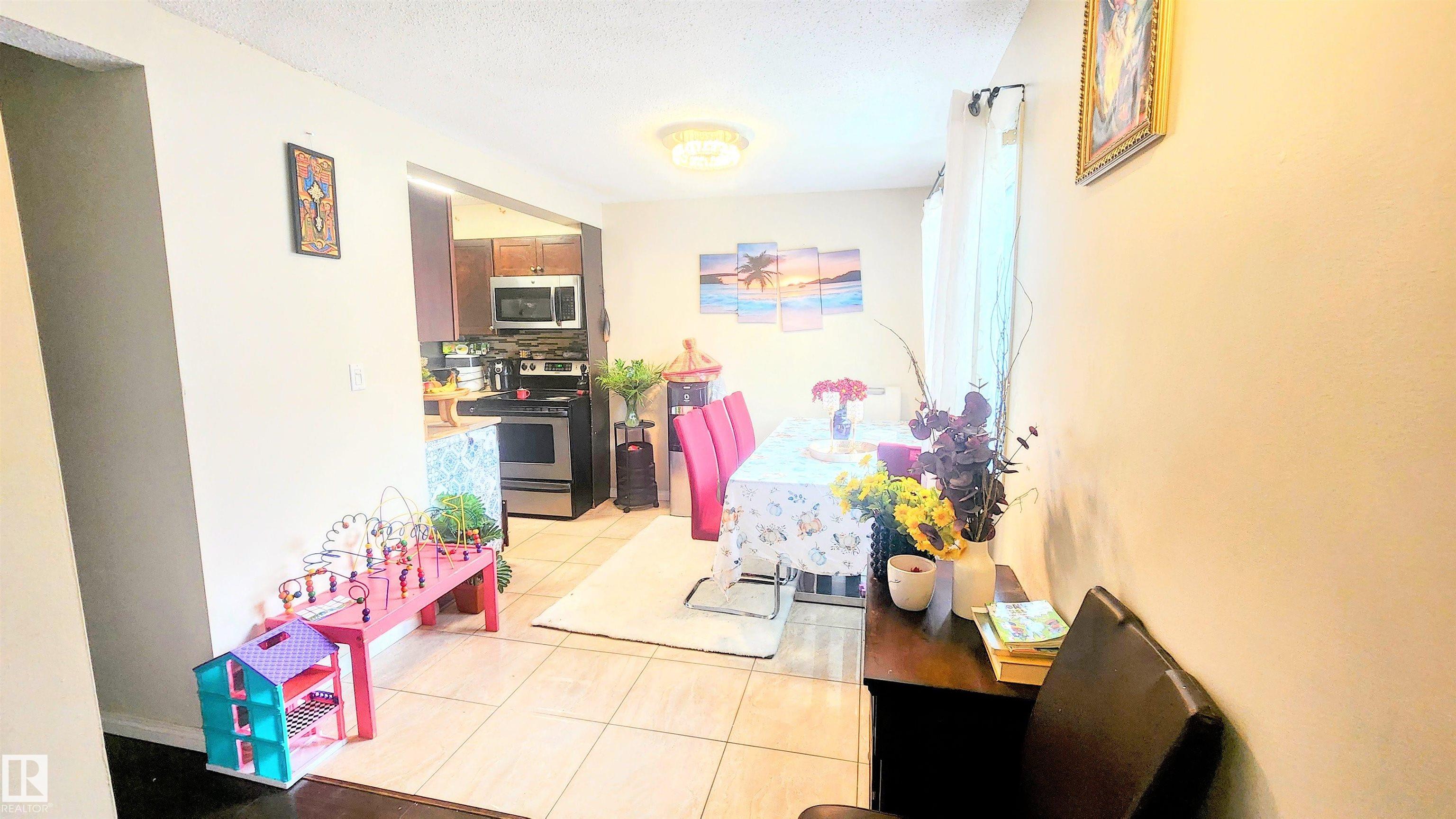 Photo 6 at 704 Abbottsfield Road NW, Abbottsfield, Edmonton