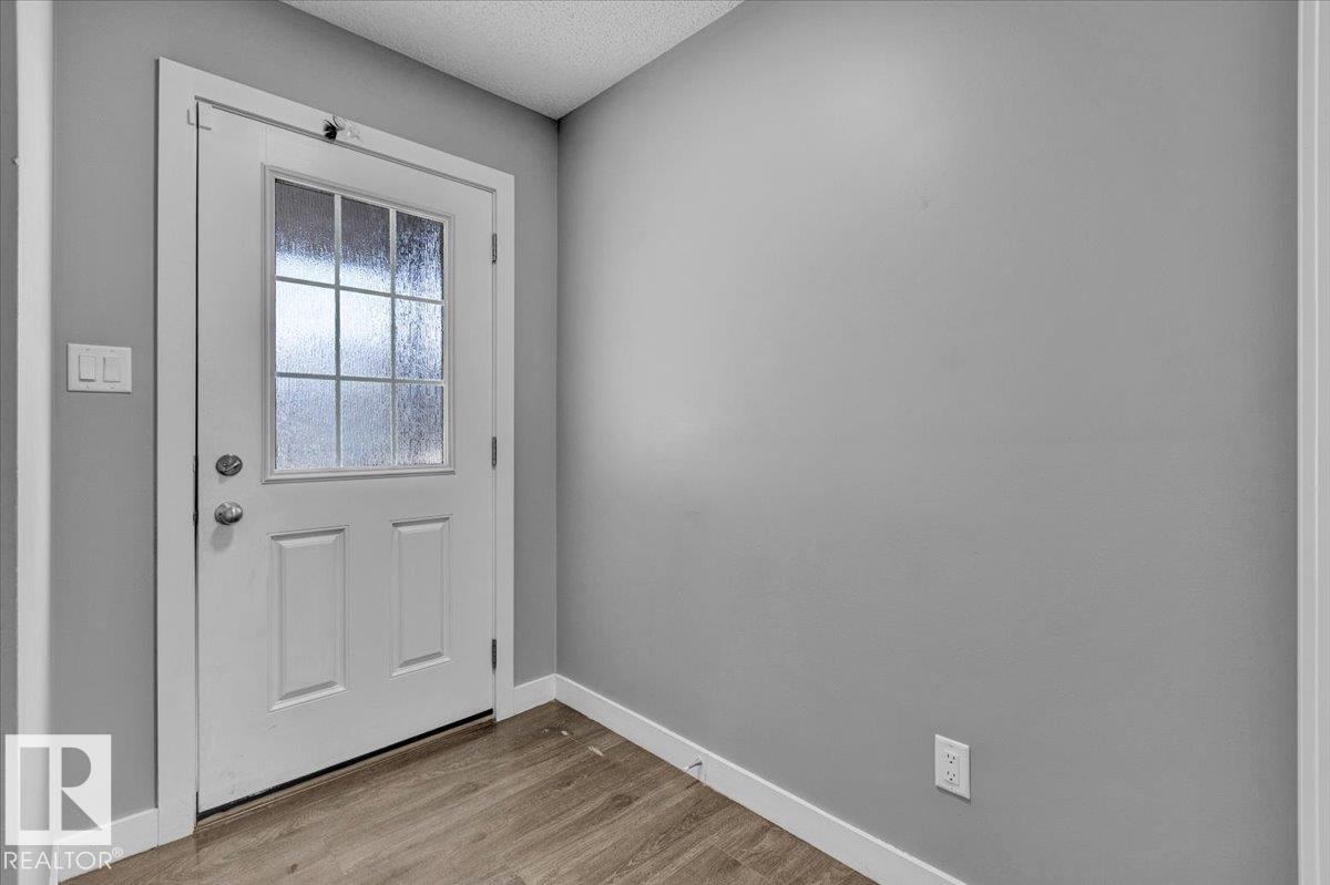 Photo 4 at 1730 27 Street NW, Laurel, Edmonton