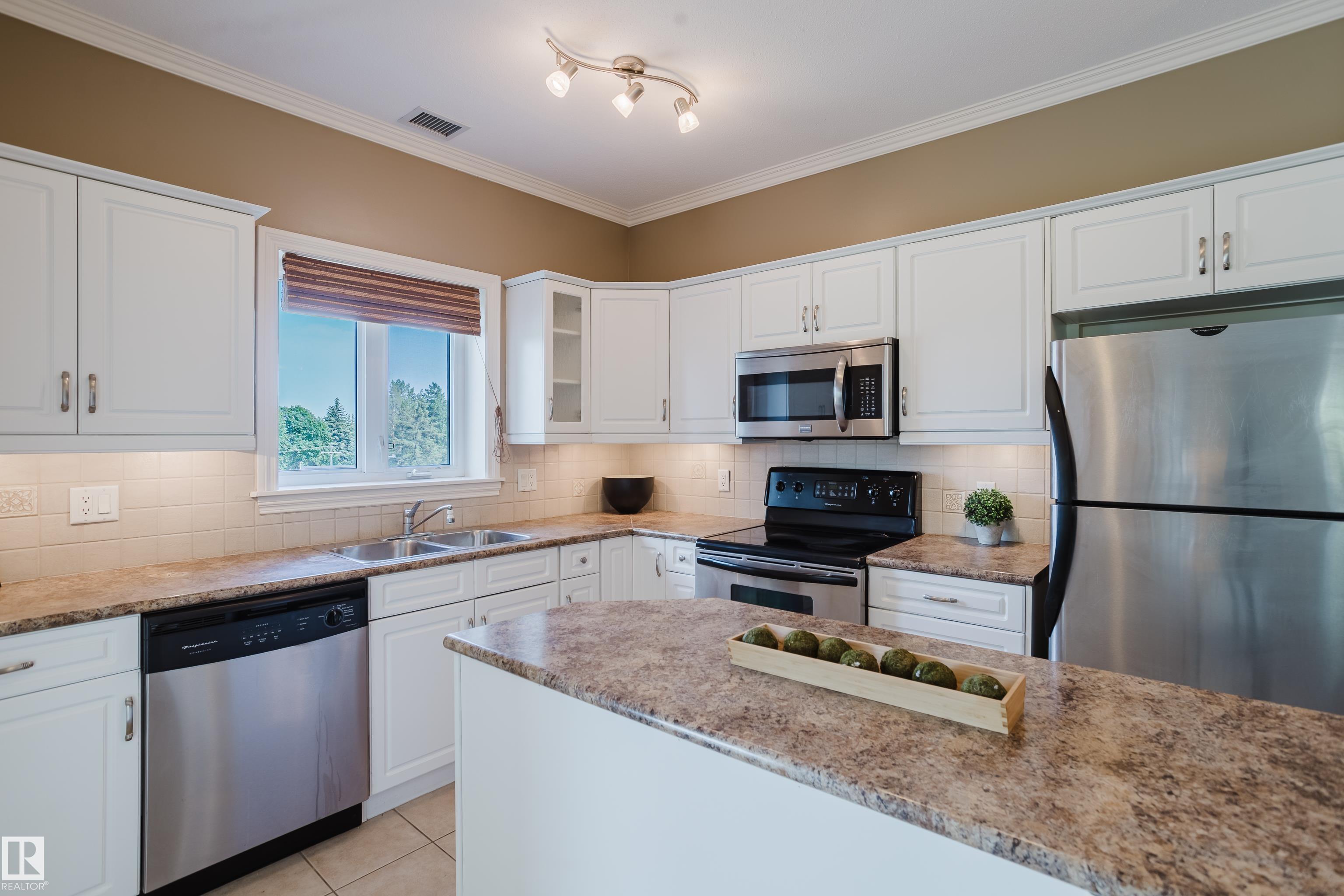 Photo 16 at 402 - 14205 96 Avenue NW, Crestwood, Edmonton