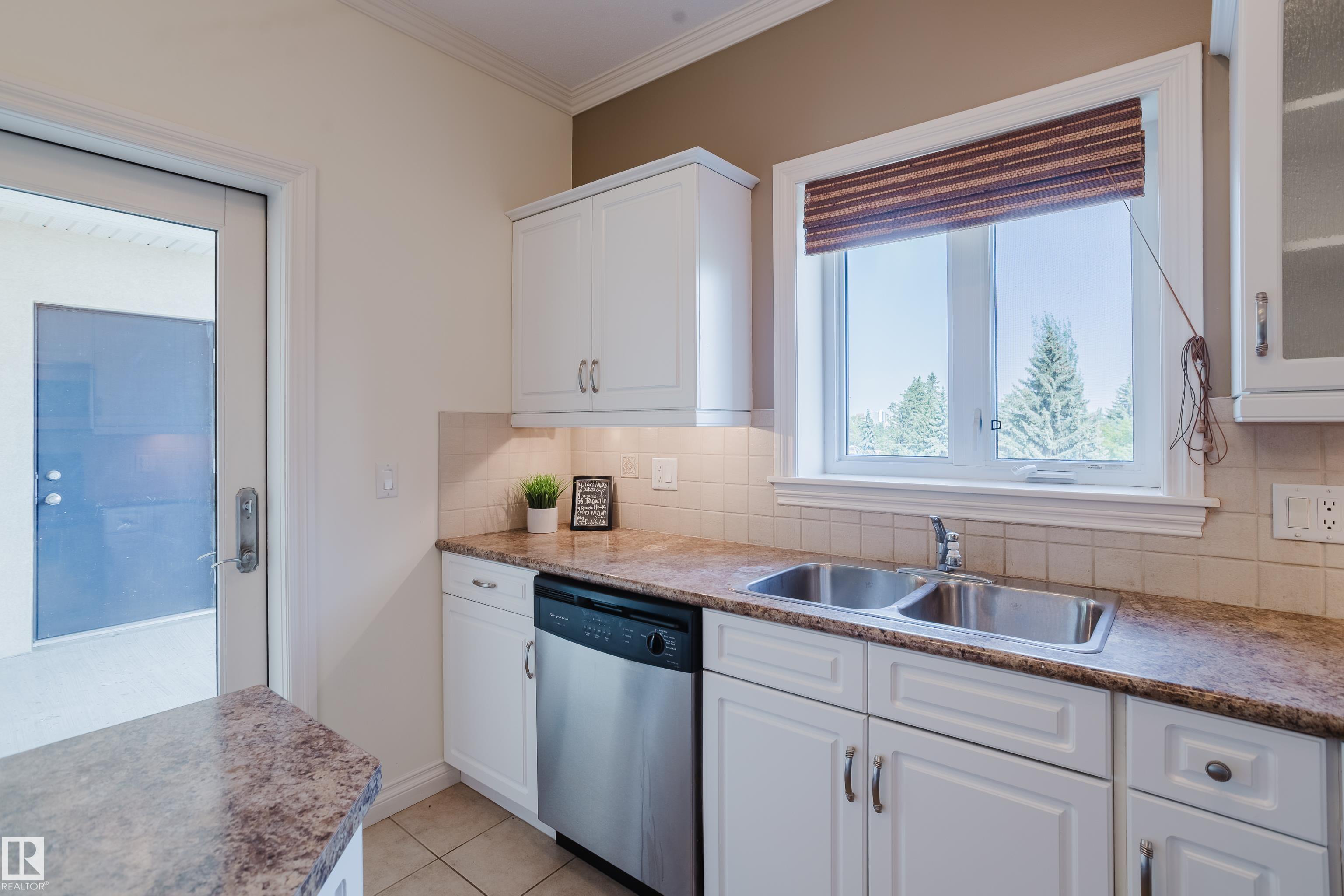 Photo 17 at 402 - 14205 96 Avenue NW, Crestwood, Edmonton