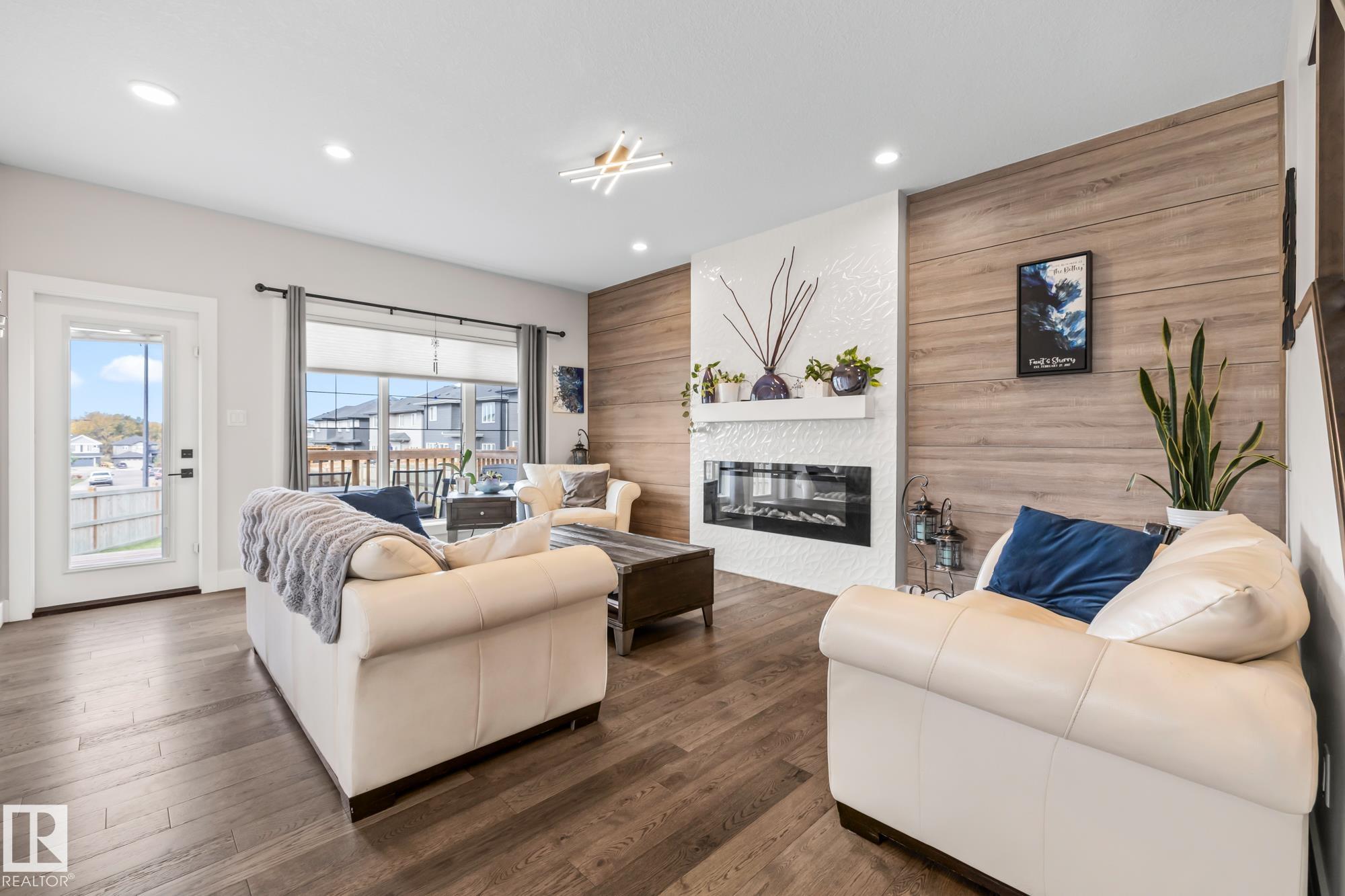 Photo 4 at 568 Merlin Landing NW, Hawks Ridge, Edmonton