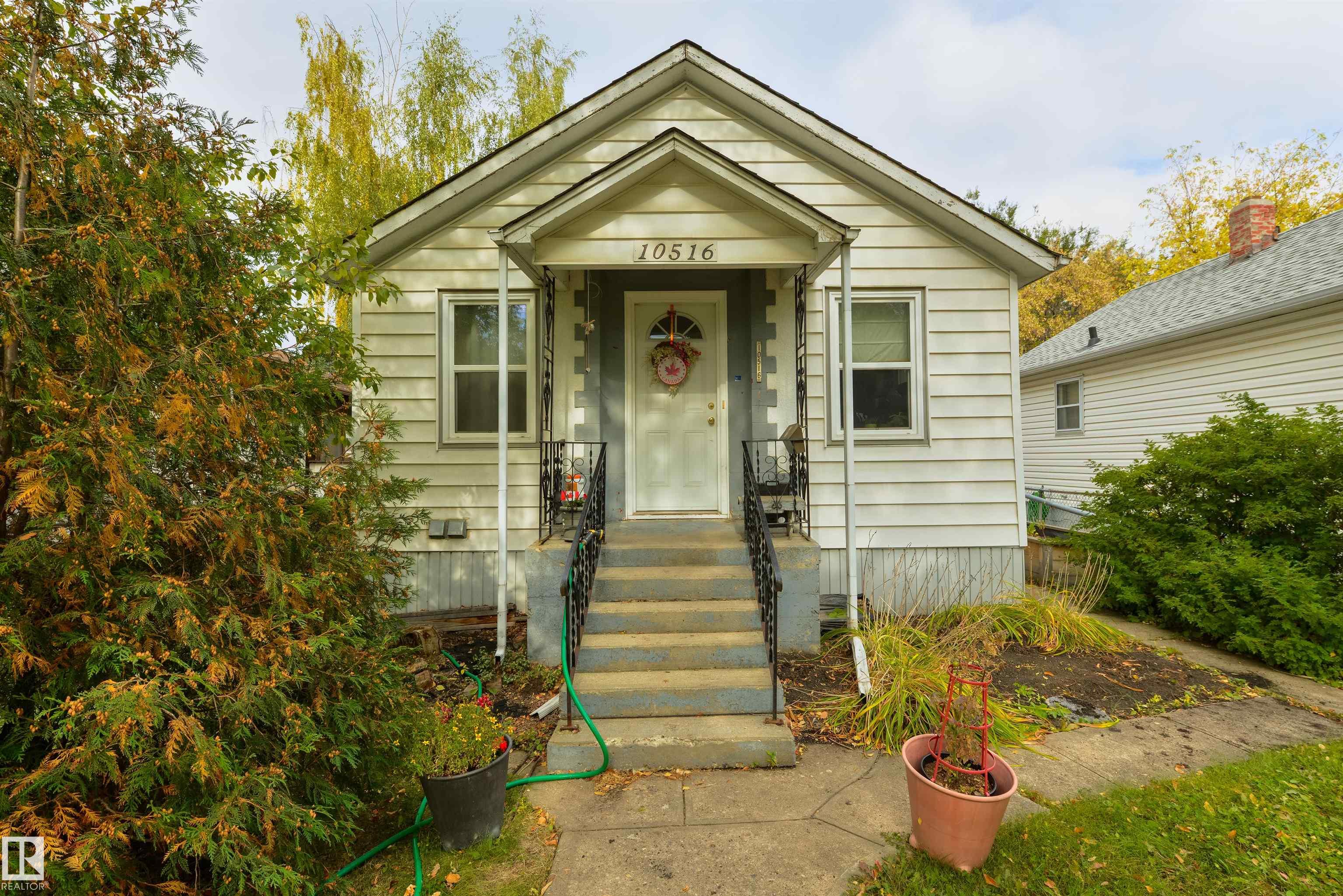 10516 74 Avenue NW, Queen Alexandra, Edmonton 