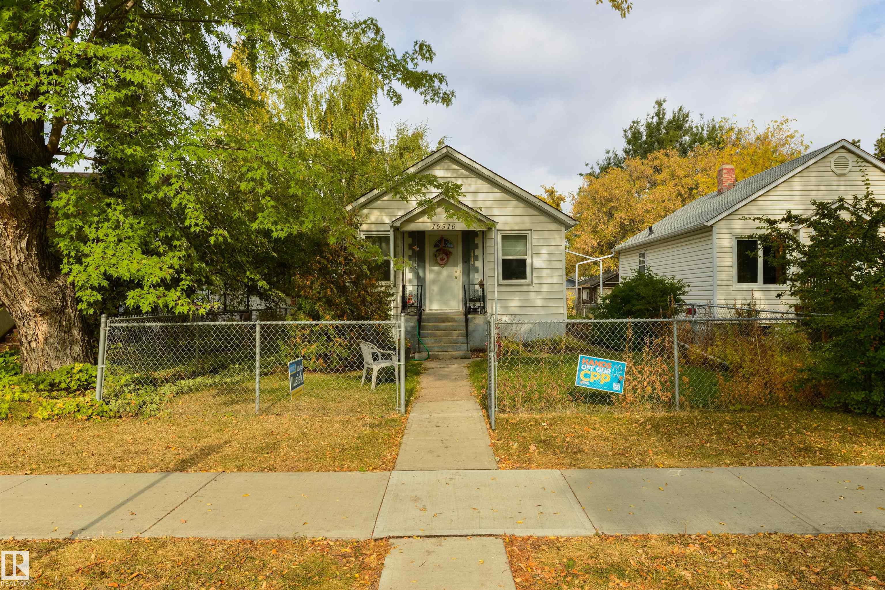 Photo 2 at 10516 74 Avenue NW, Queen Alexandra, Edmonton