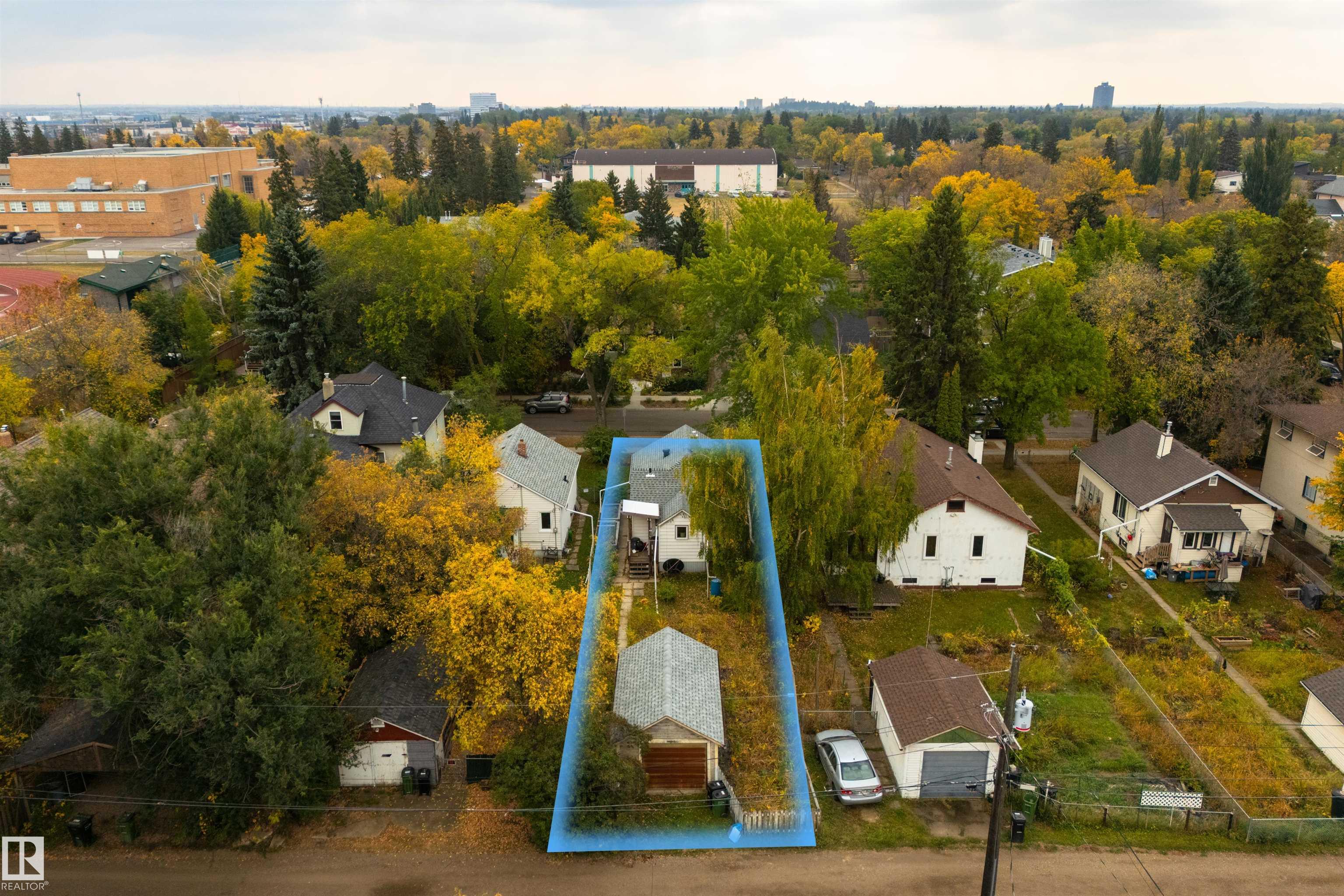 Photo 4 at 10516 74 Avenue NW, Queen Alexandra, Edmonton
