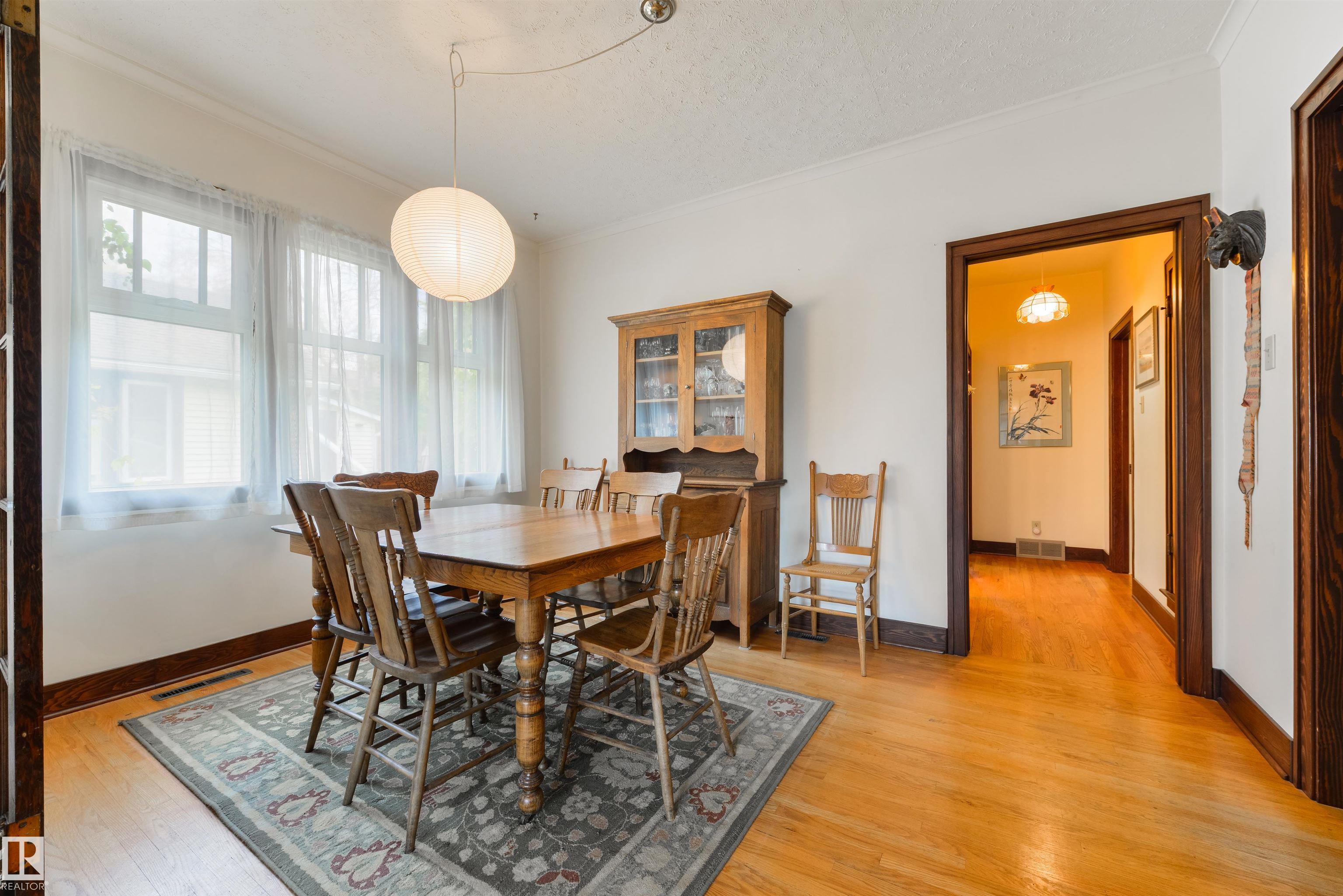 Photo 11 at 10520 74 Avenue NW, Queen Alexandra, Edmonton