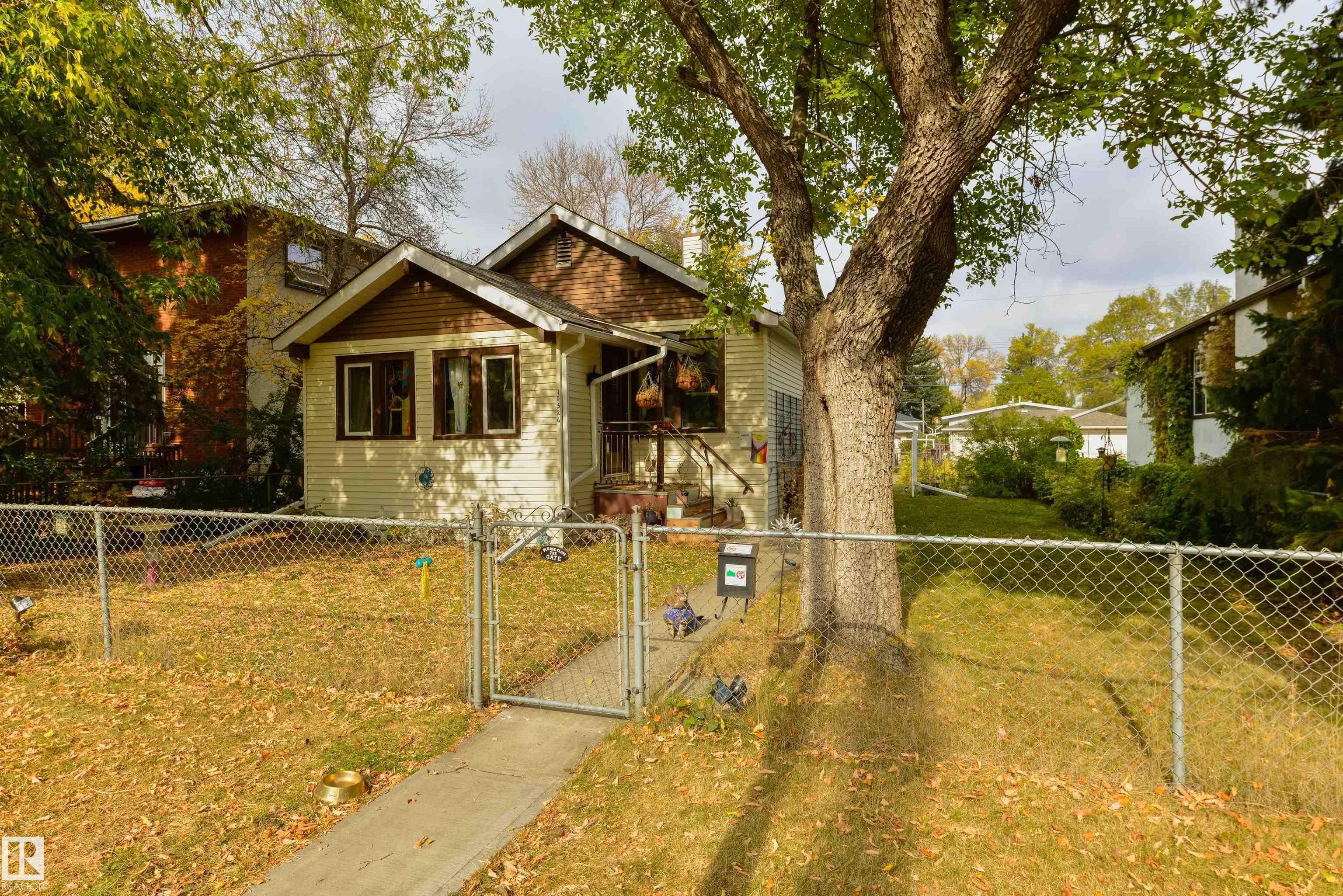 10526 74 Avenue NW, Queen Alexandra, Edmonton 