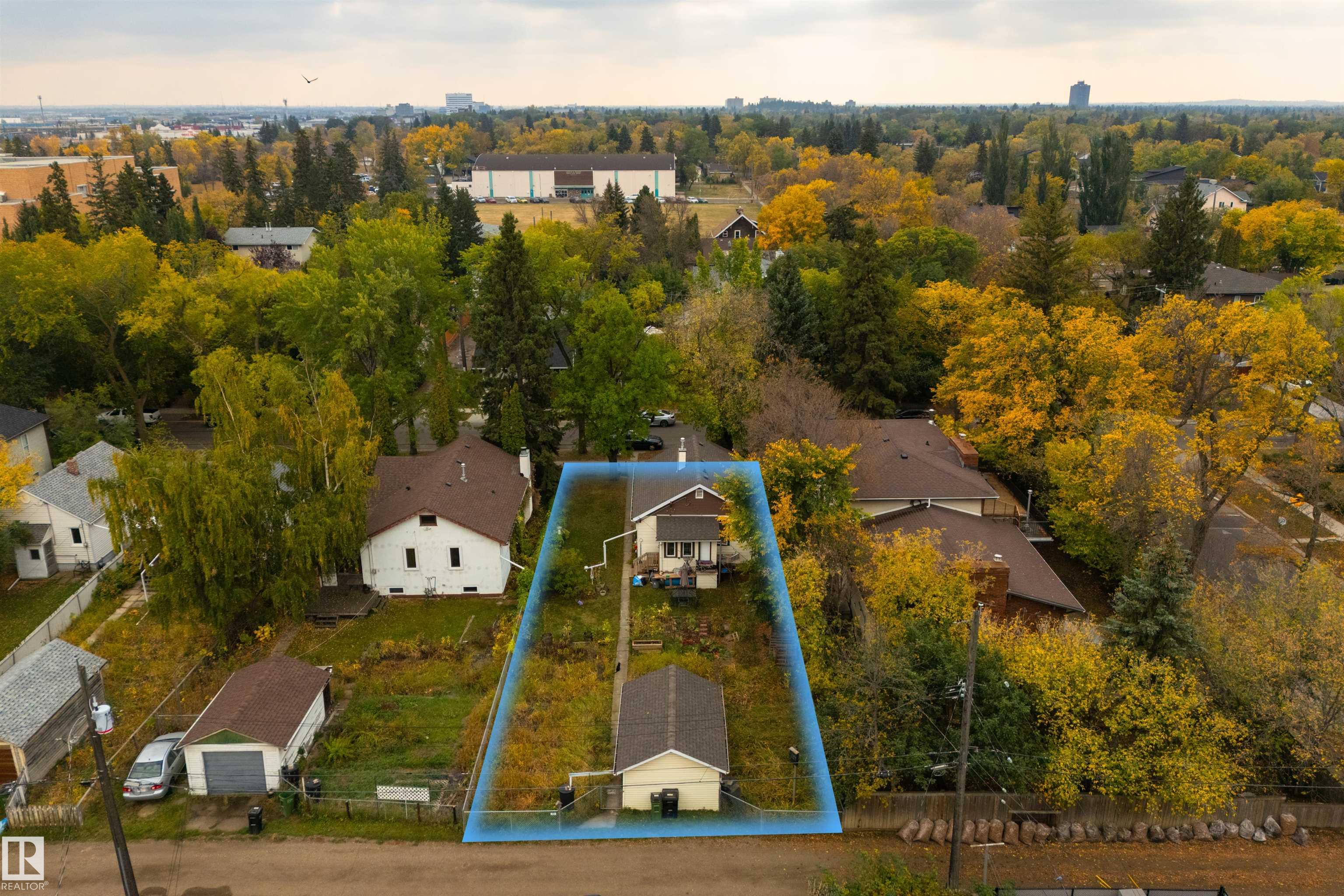 Photo 3 at 10526 74 Avenue NW, Queen Alexandra, Edmonton