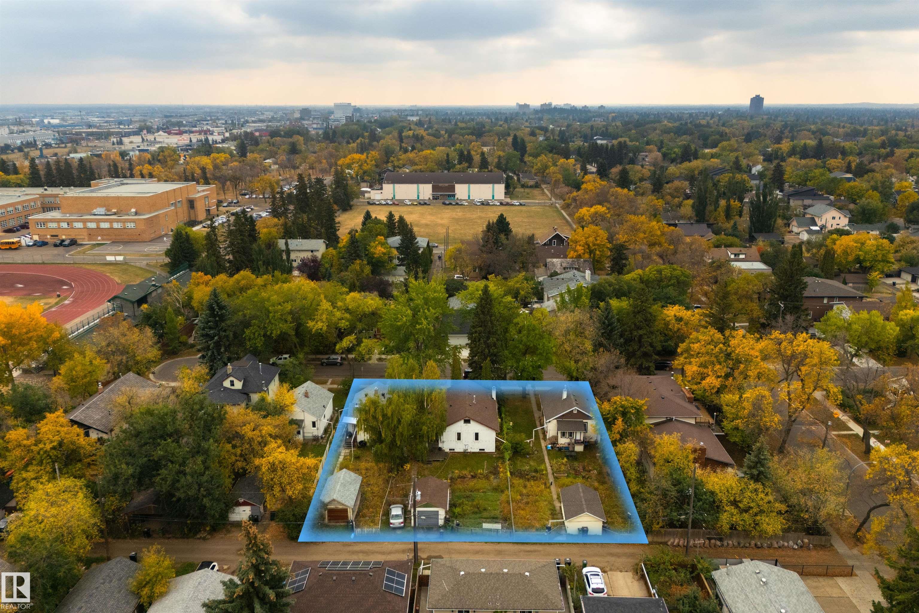 Photo 4 at 10526 74 Avenue NW, Queen Alexandra, Edmonton